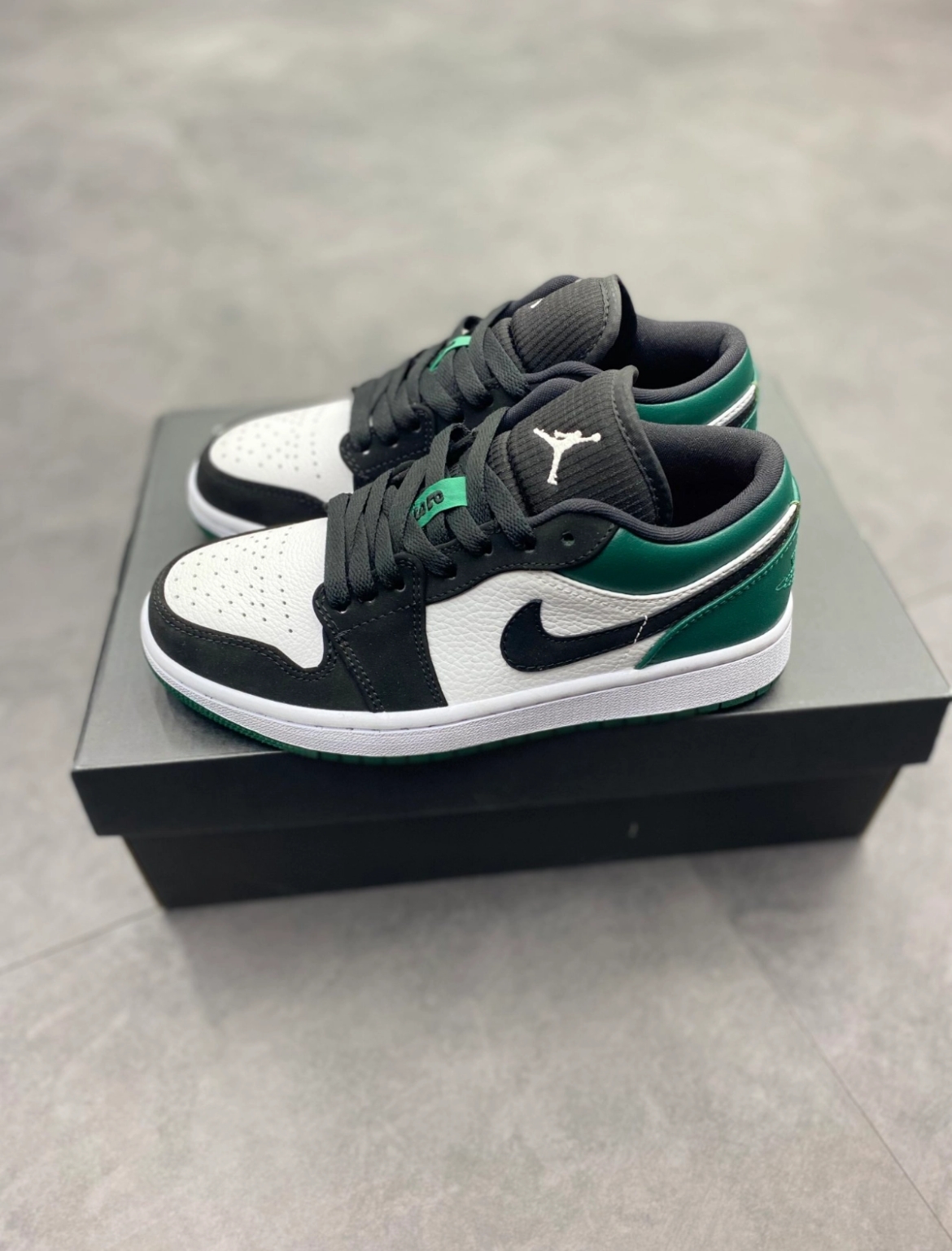 Best Replica Air Jordan 1 Low Hot selling retro basketball sneakers | (Black green) Same for men and women - Colareps