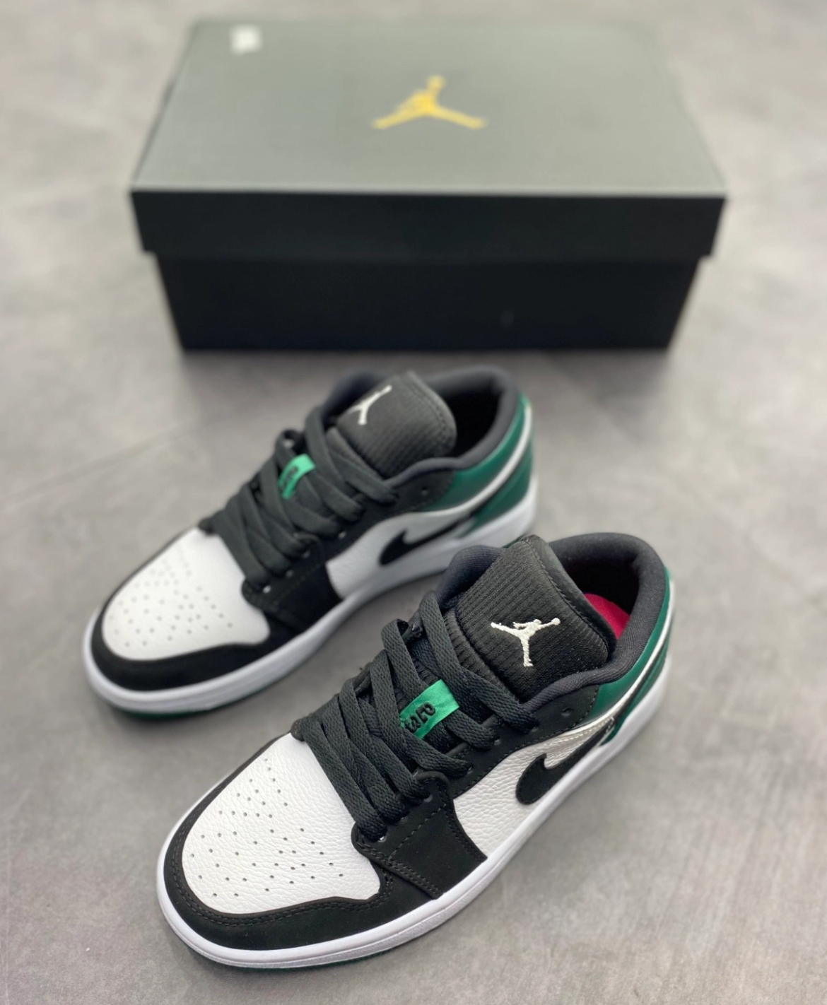 Best Replica Air Jordan 1 Low Hot selling retro basketball sneakers | (Black green) Same for men and women - Colareps