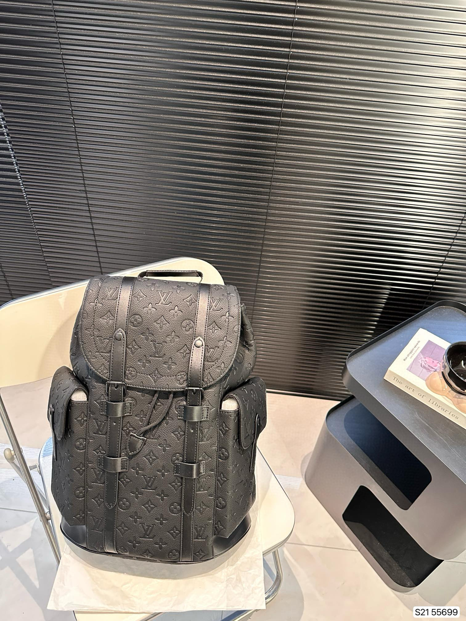 Best Replica Louis Vuitton Black Multifunctional Men's Backpack - Colareps