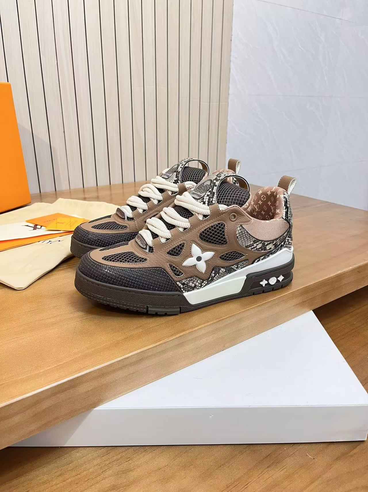 Best Replica LOUIS VUITTON Skate Lace-up low-top fashion shoes men's brown replica - Colareps
