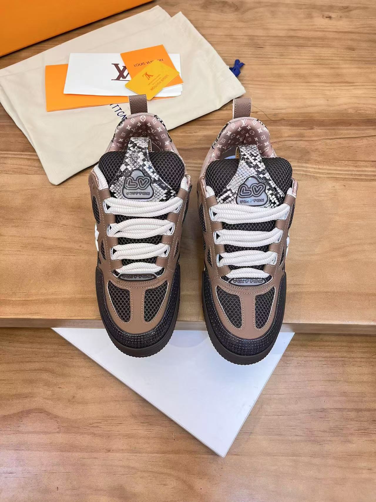 Best Replica LOUIS VUITTON Skate Lace-up low-top fashion shoes men's brown replica - Colareps