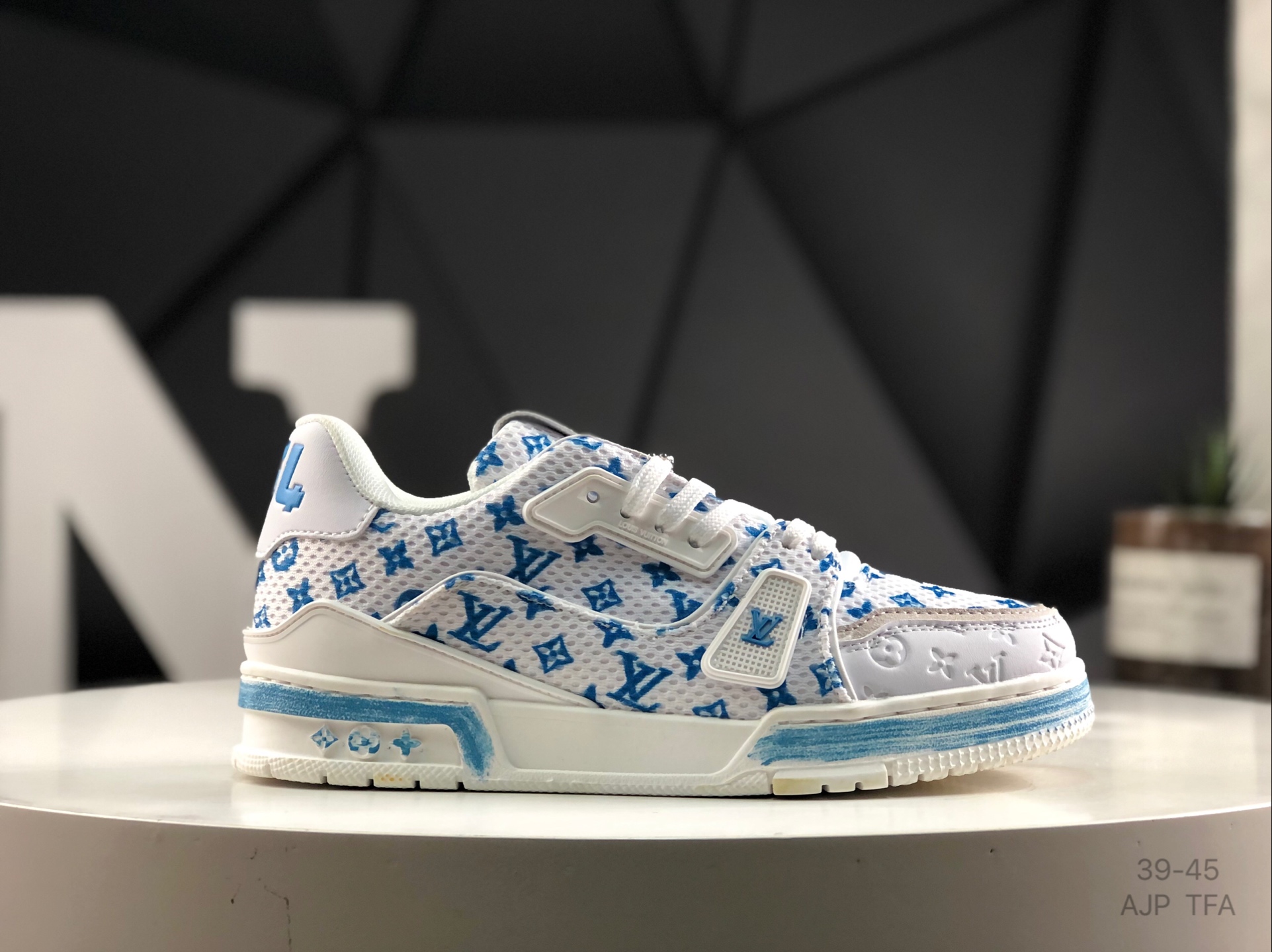 Best Replica Louis Vuitton Trainer Sneakers Replica - Colareps