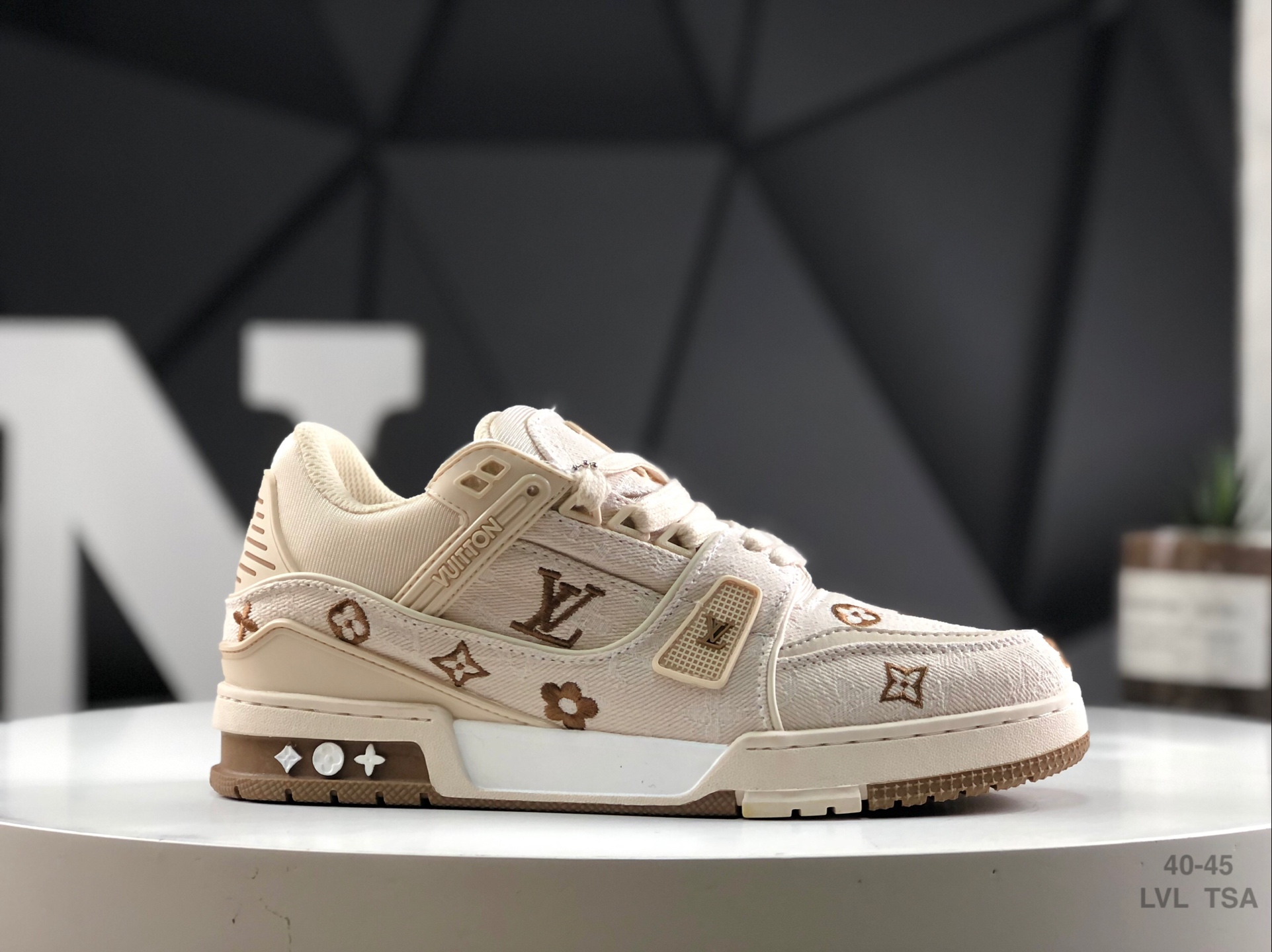 Best Replica Louis Vuitton sneakers - Colareps