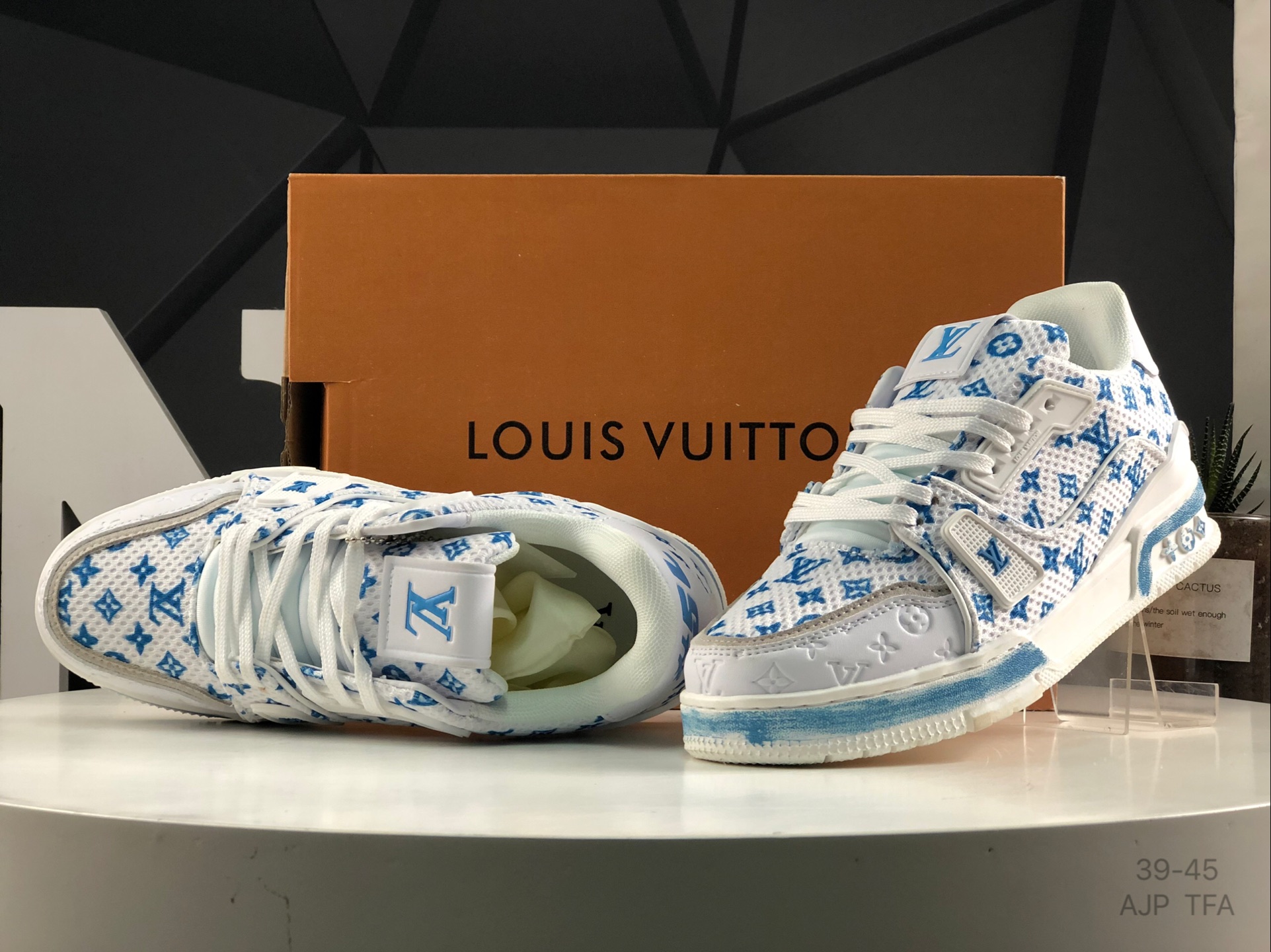 Best Replica Louis Vuitton Trainer Sneakers Replica - Colareps