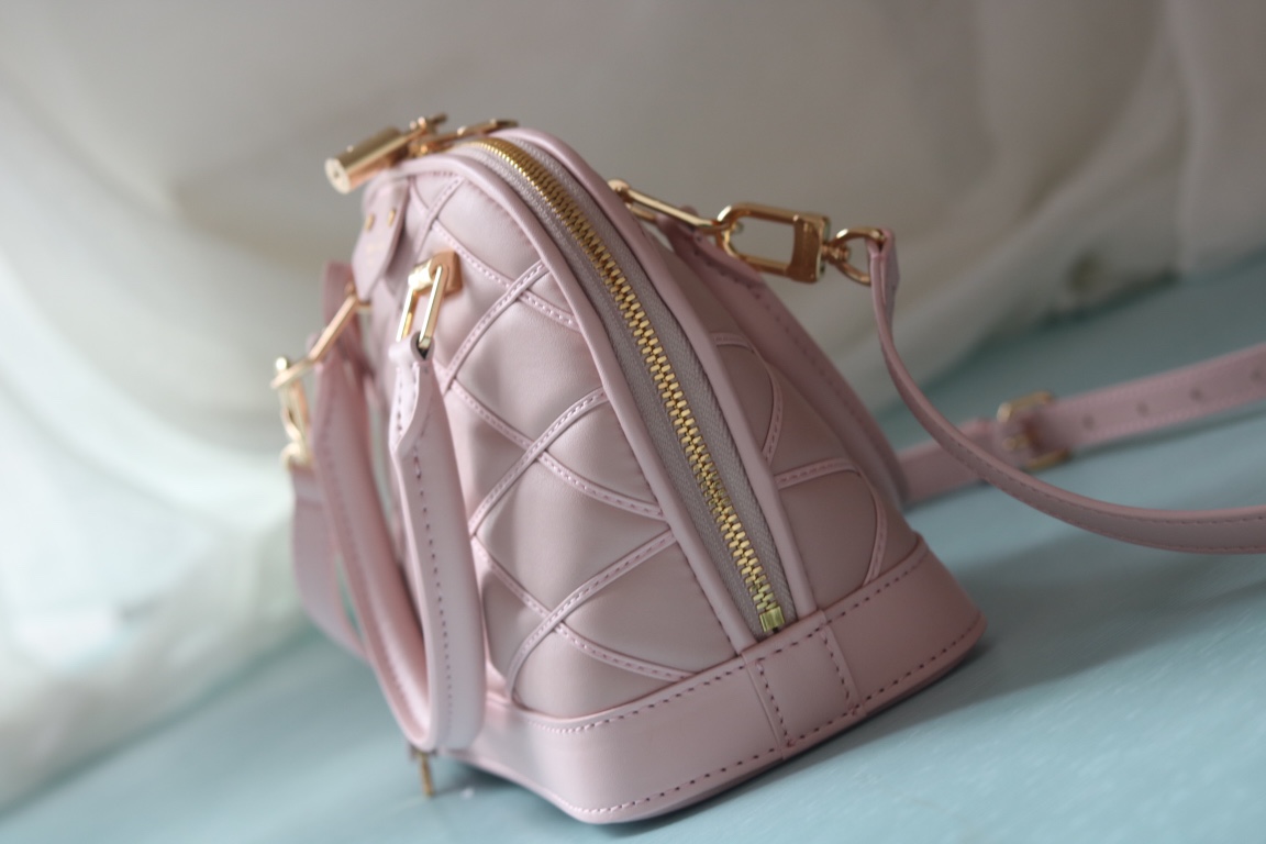 Best Replica Louis Vuitton pink diamond full leather shell bag series Alma BB shell handbag - Colareps