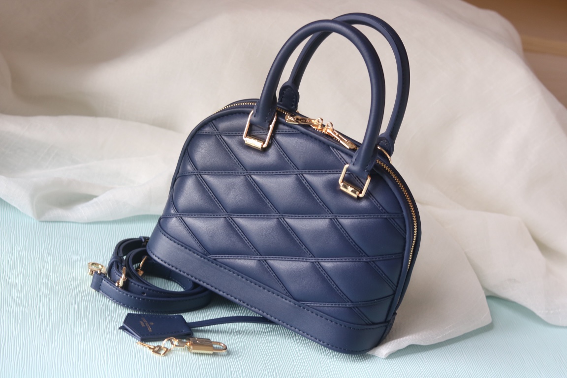 Best Replica Louis Vuitton Blue diamond full leather shell bag series Alma BB shell handbag - Colareps