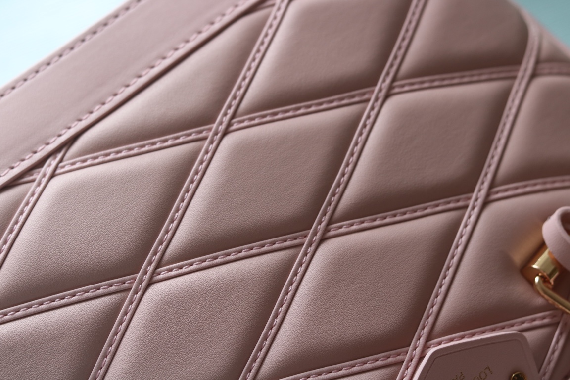 Best Replica Louis Vuitton pink diamond full leather shell bag series Alma BB shell handbag - Colareps