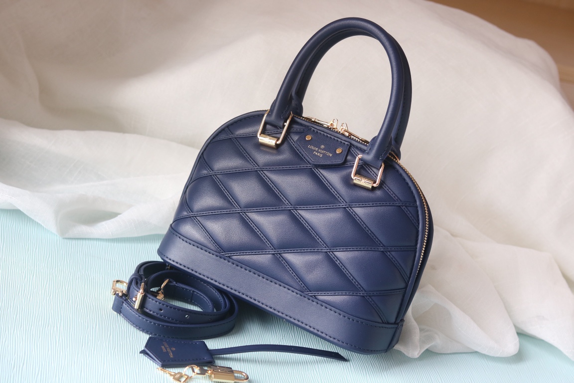 Best Replica Louis Vuitton Blue diamond full leather shell bag series Alma BB shell handbag - Colareps
