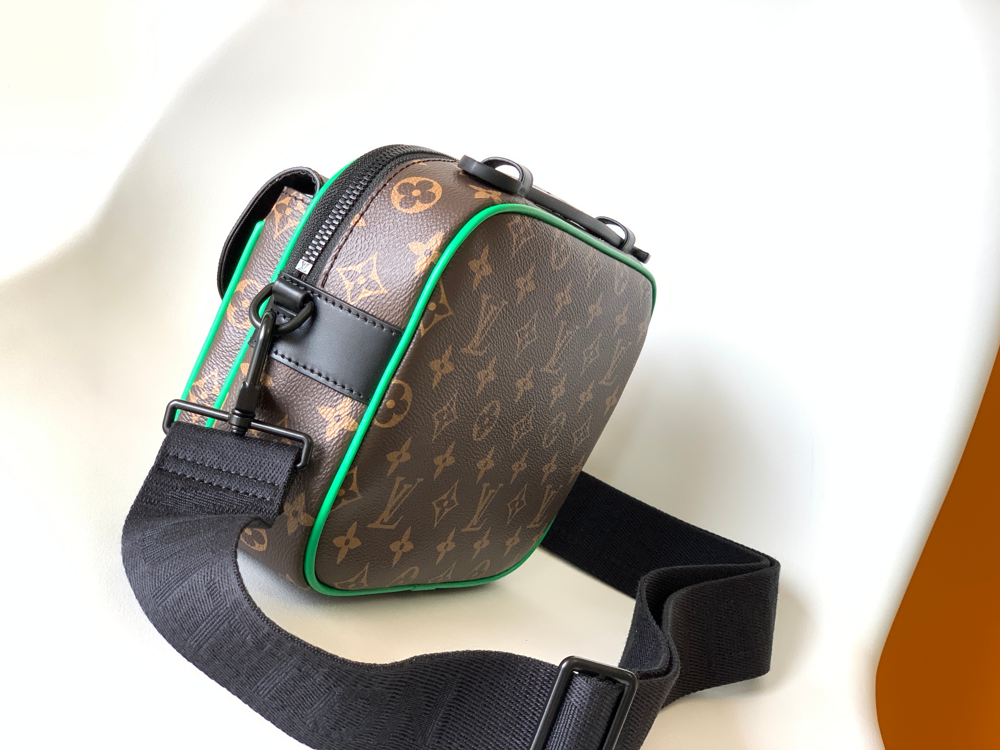 Best Replica Louis Vuitton lock - Colareps