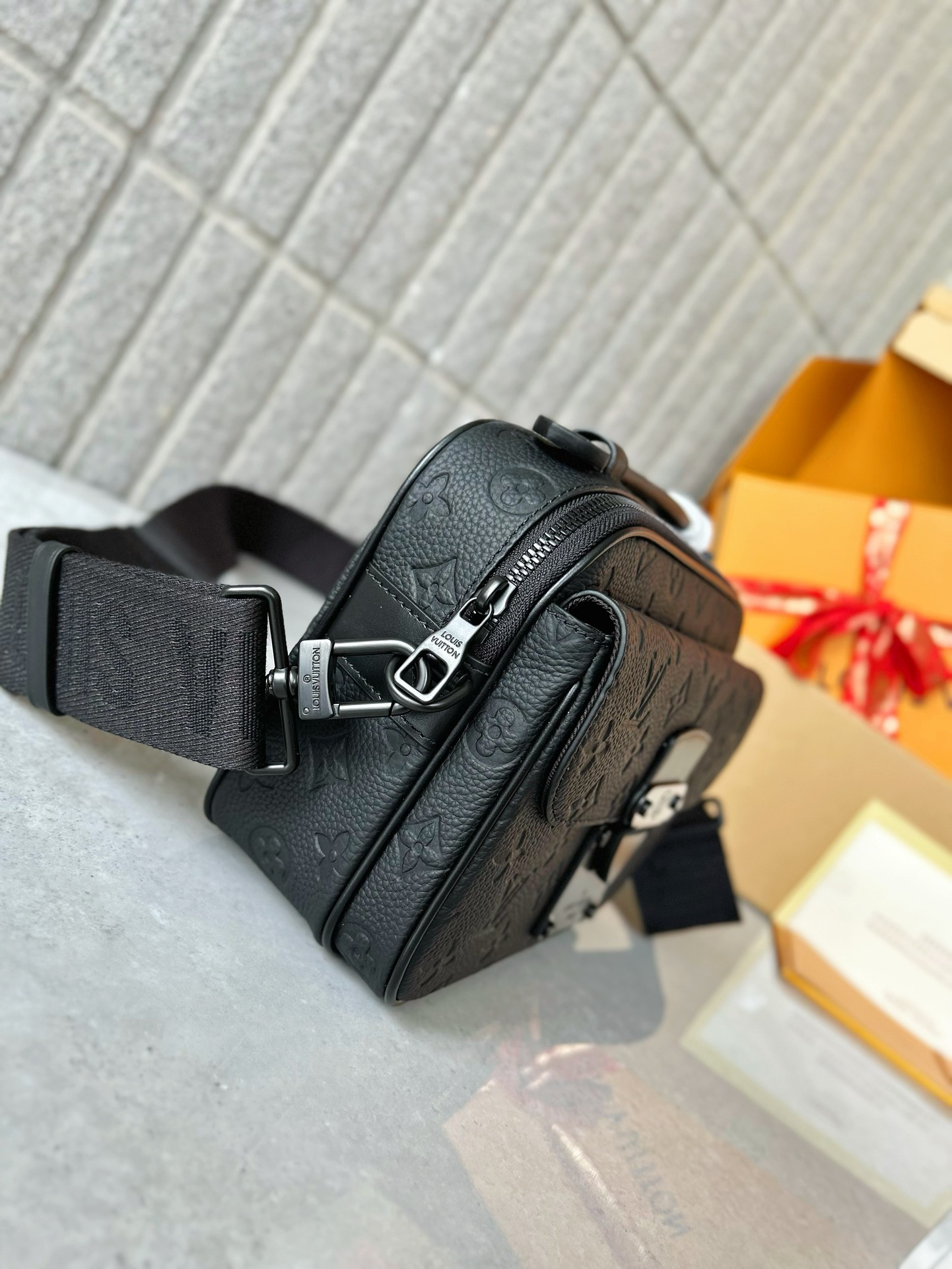 Best Replica Louis Vuitton lock - Colareps