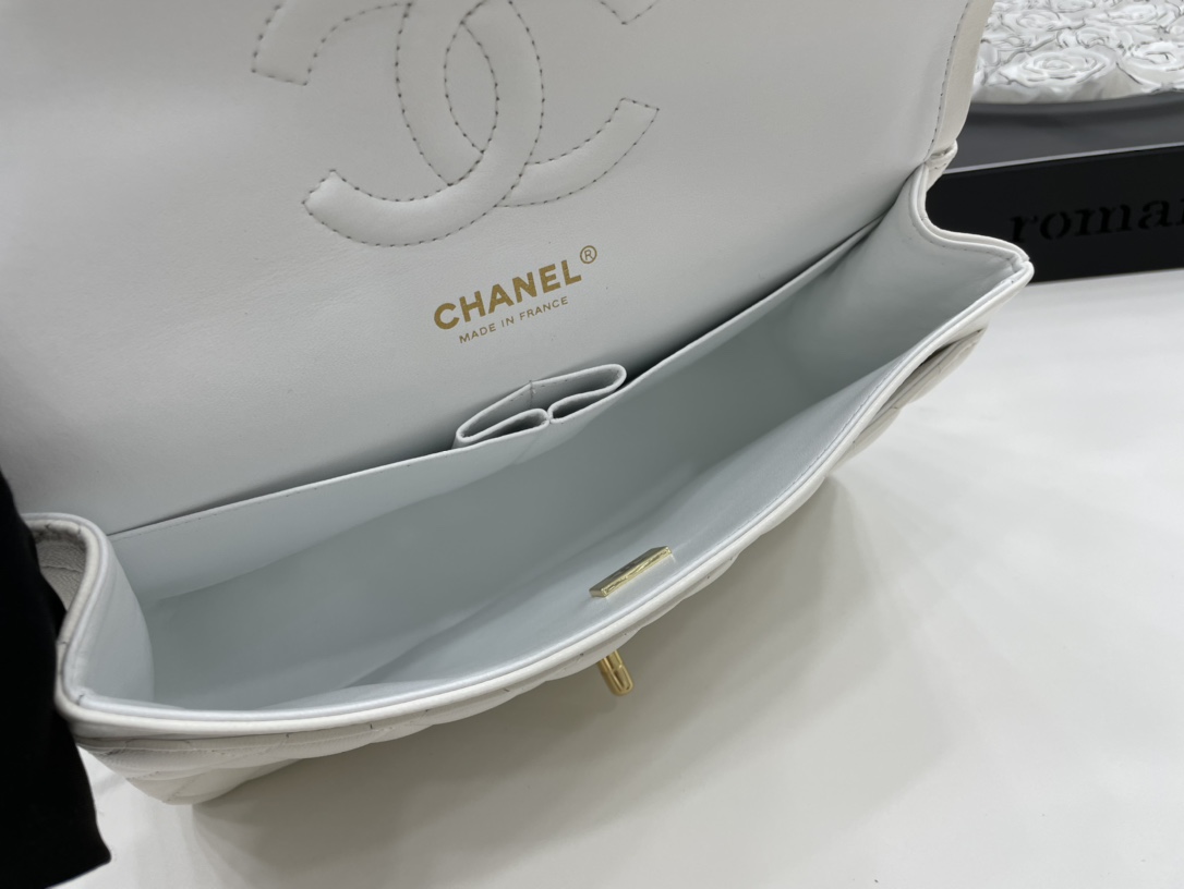 Best Replica Chanel CF Classic Flap 2.55 Replica – The Epitome of Feminine Elegance - Colareps