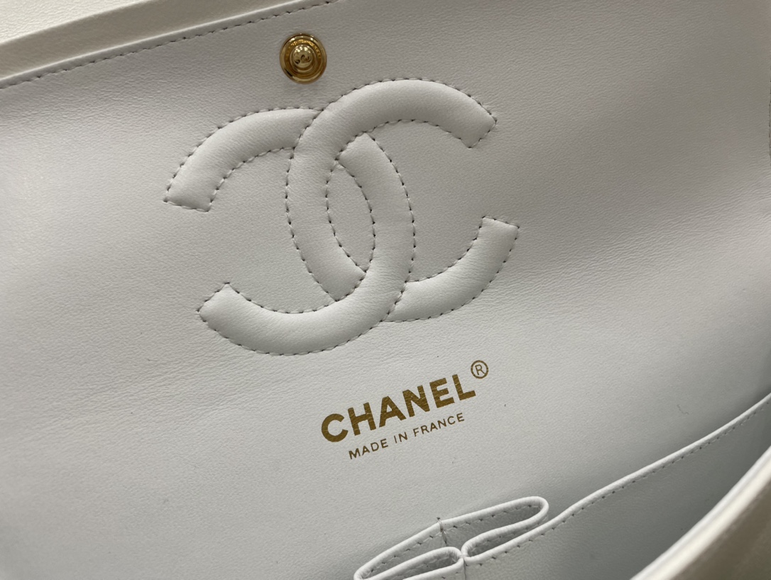 Best Replica Chanel CF Classic Flap 2.55 Replica – The Epitome of Feminine Elegance - Colareps