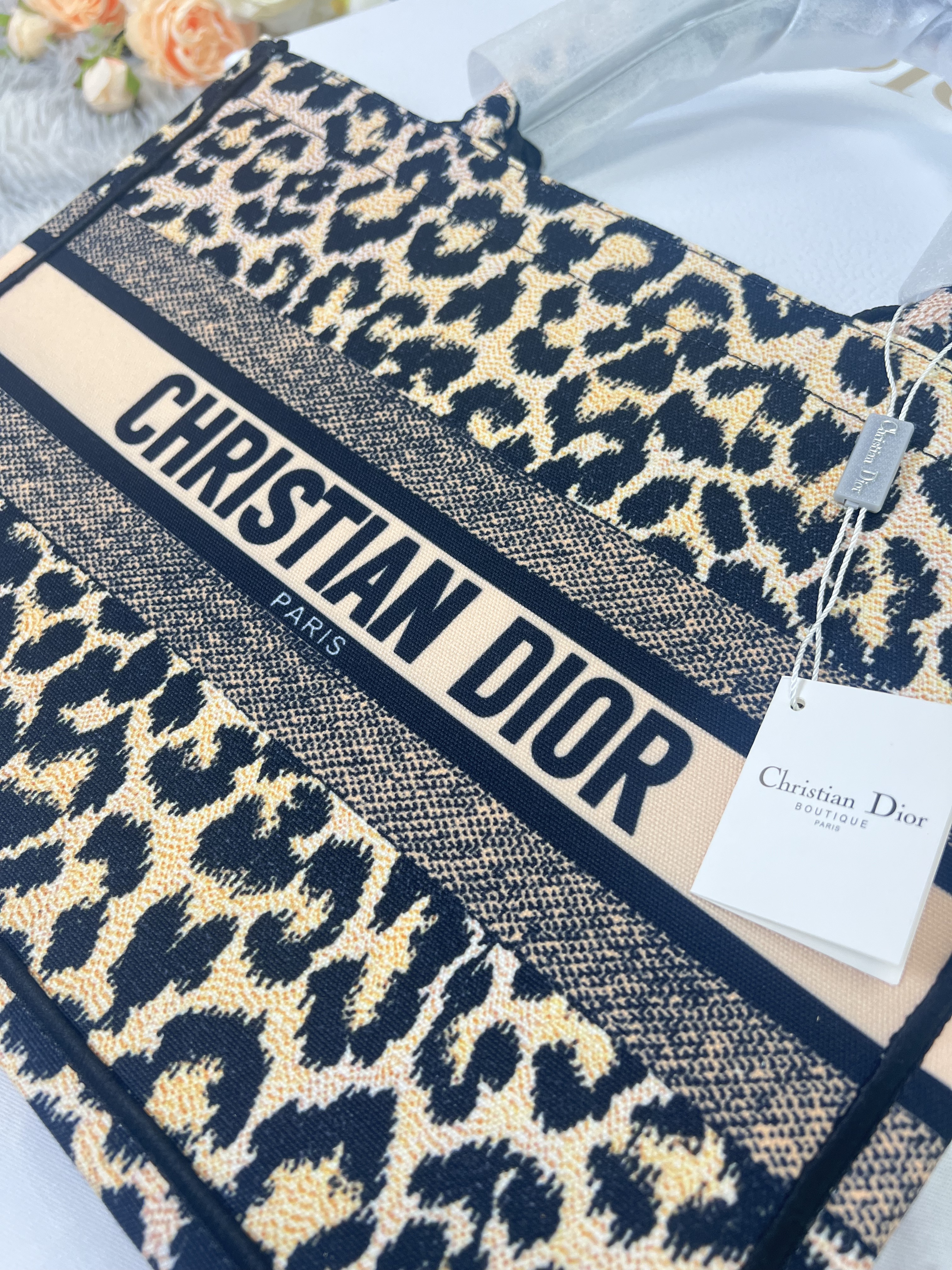 Best Replica Christian Dior CD Book Embroidery Replica Tote - Colareps