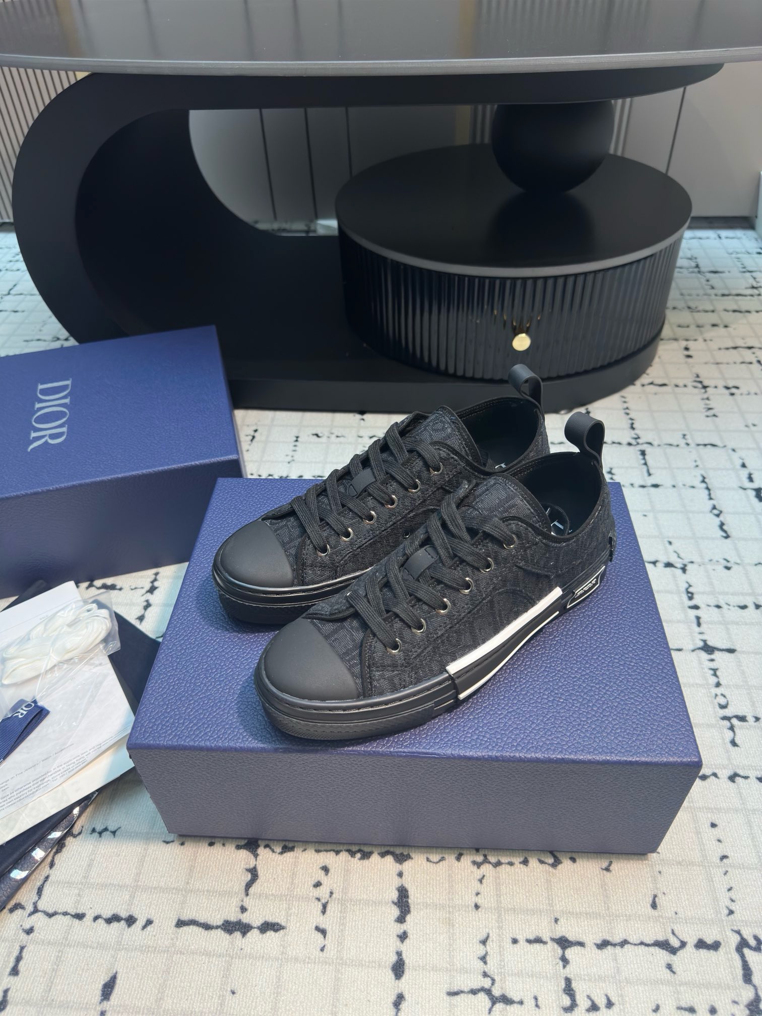 Best Replica Luxury B23 Canvas Sneakers – Inspired by Dior | Iconic Oblique Embroidery Replica - Colareps