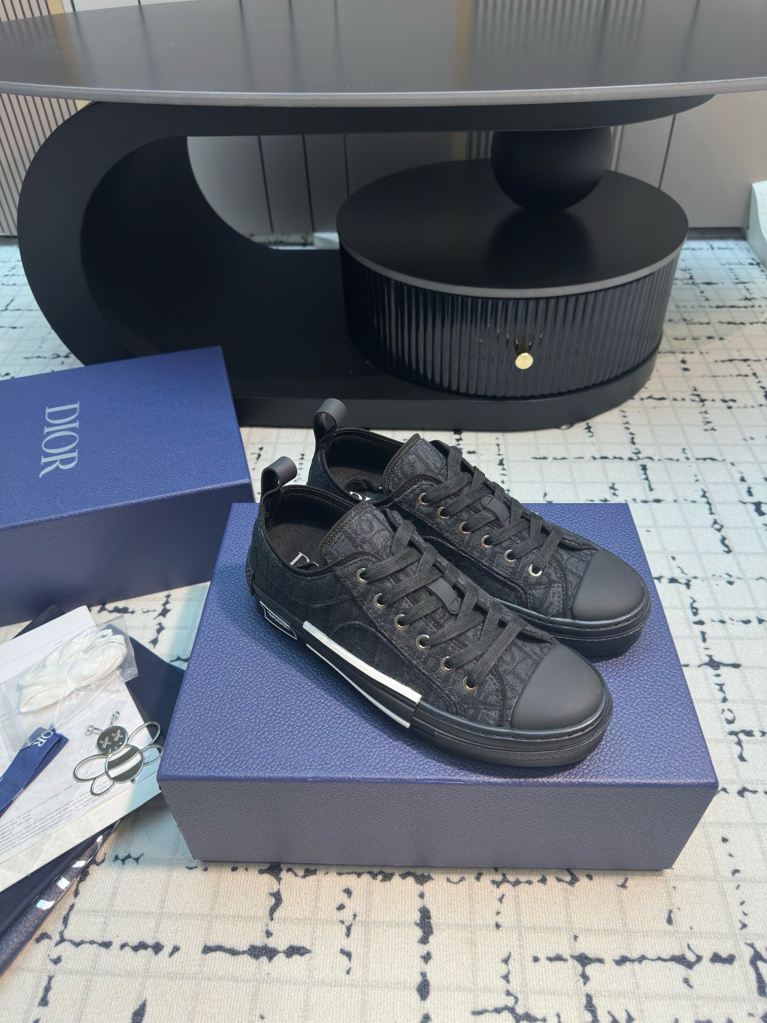 Best Replica Luxury B23 Canvas Sneakers – Inspired by Dior | Iconic Oblique Embroidery Replica - Colareps