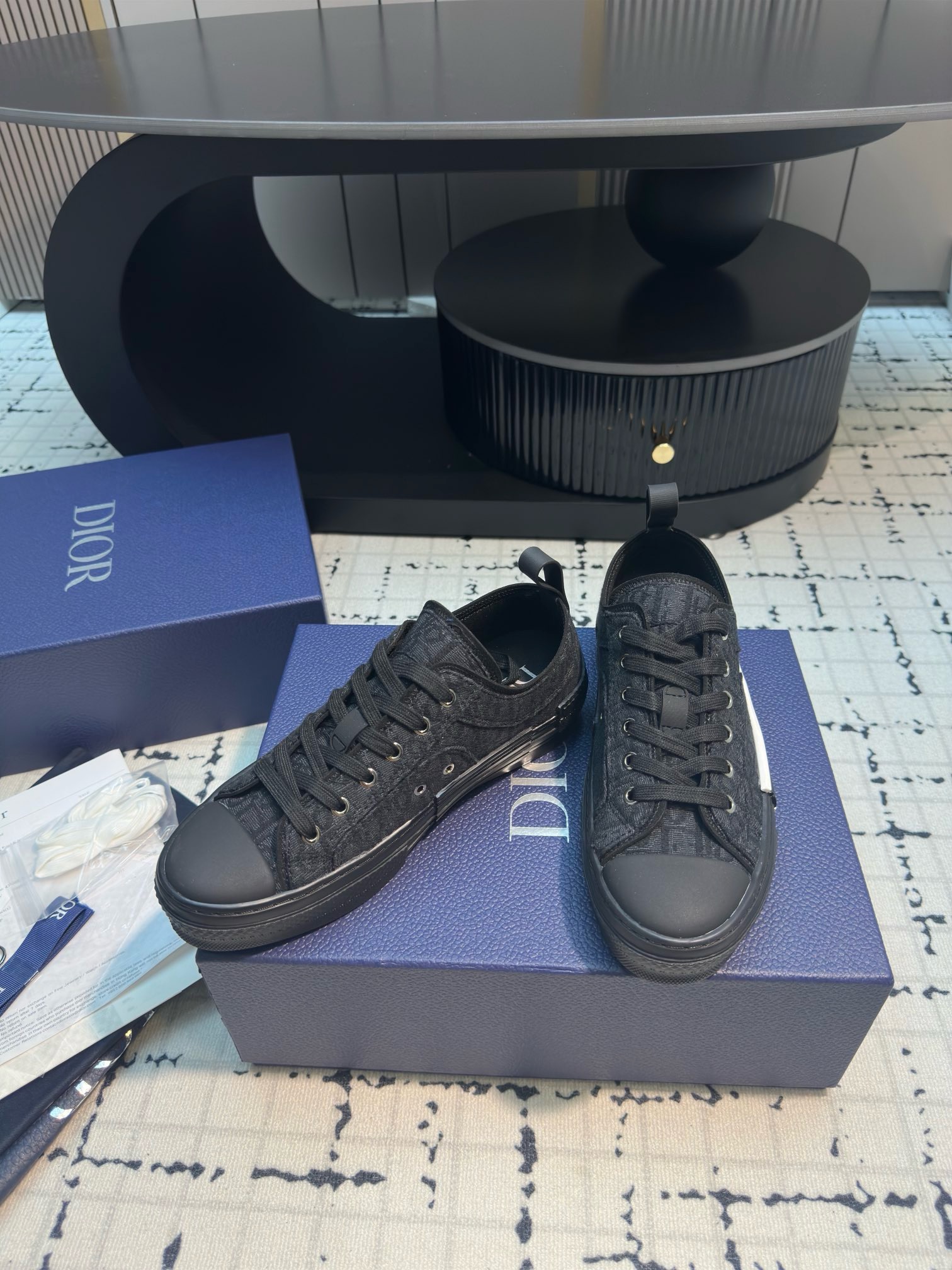 Best Replica Luxury B23 Canvas Sneakers – Inspired by Dior | Iconic Oblique Embroidery Replica - Colareps