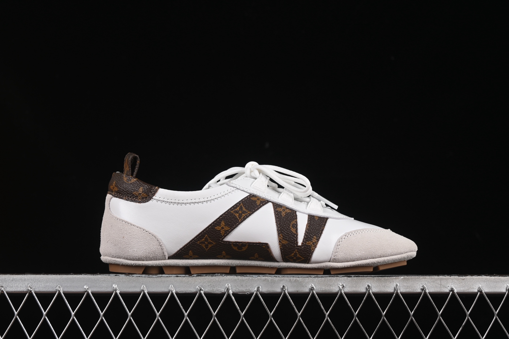 Best Replica LV Monogram Retro Runner | Where Iconic Design Meets Sporty Elegance - Colareps