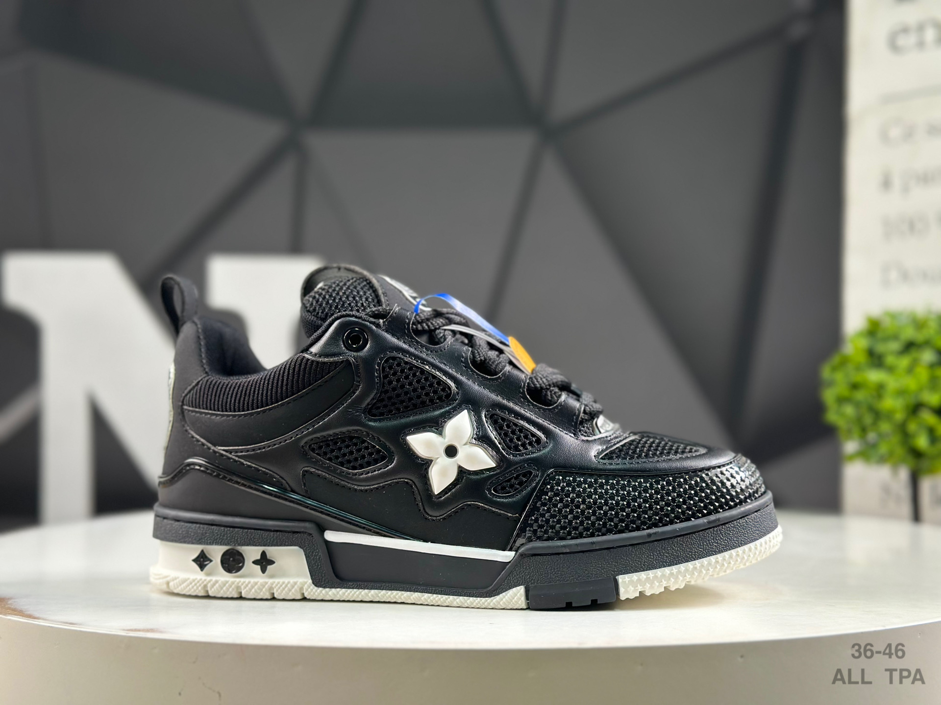 Best Replica LV Stylish Low-Top Sneakers: Elevate Your Footwear Game - Colareps