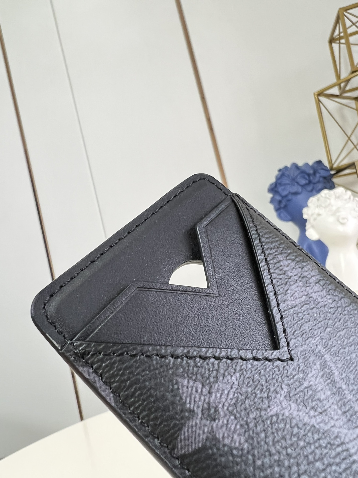 Best Replica Top-tier replica [M12602 Black Floral] This magnetic card holder - Colareps