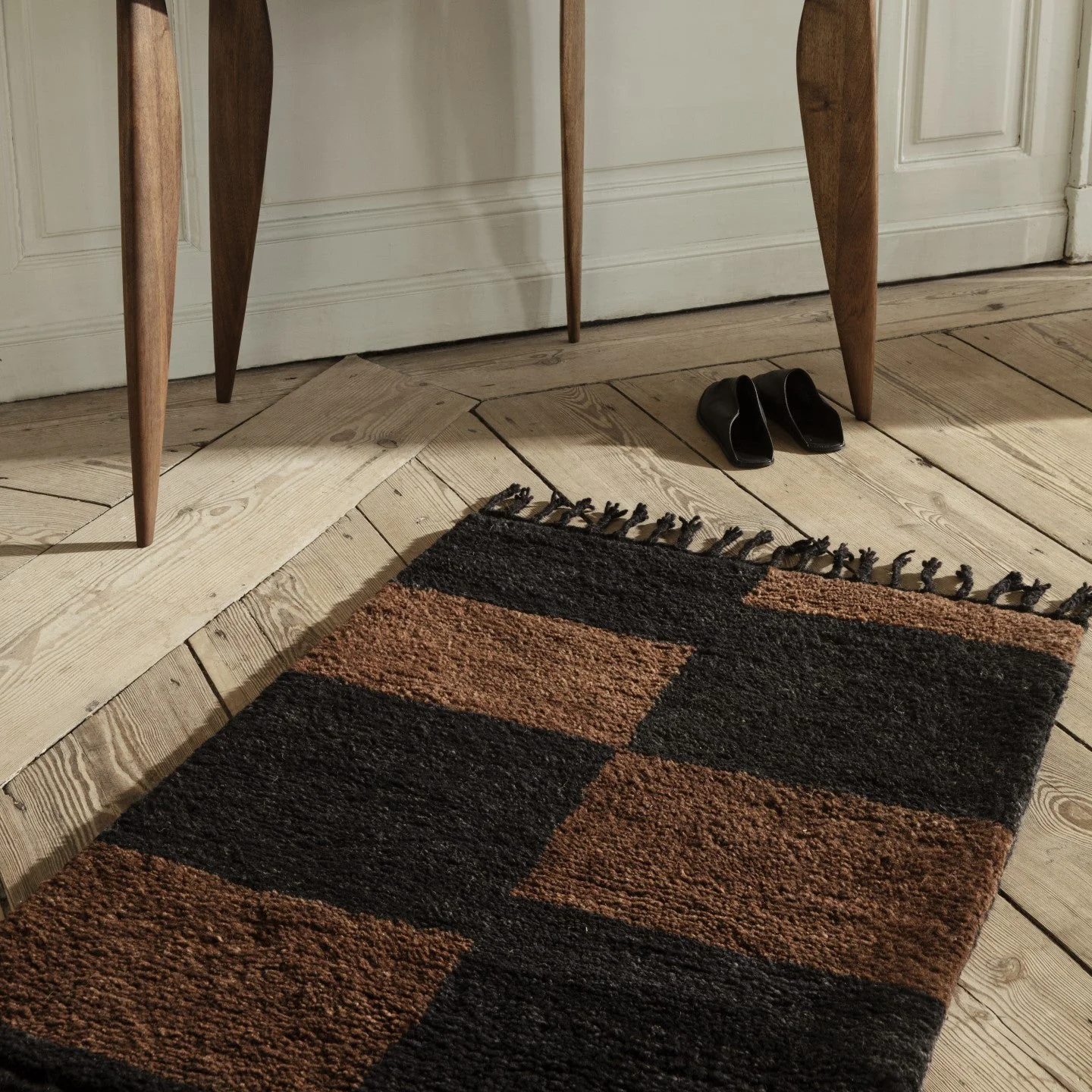 ferm LIVING | Mara Knotted Rug Small - Black/Chocolate