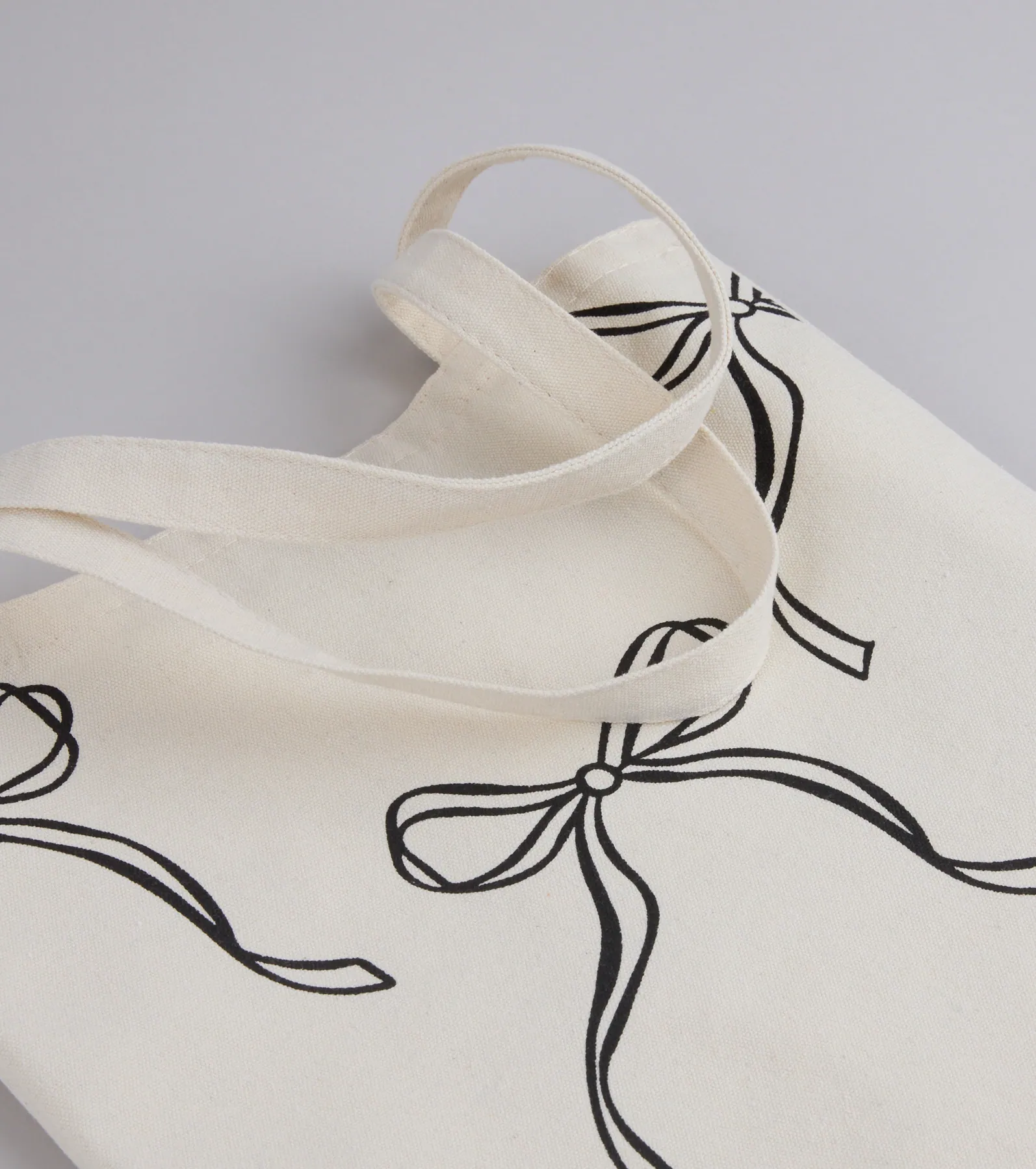 Take A Bow Print Canvas Tote Bag