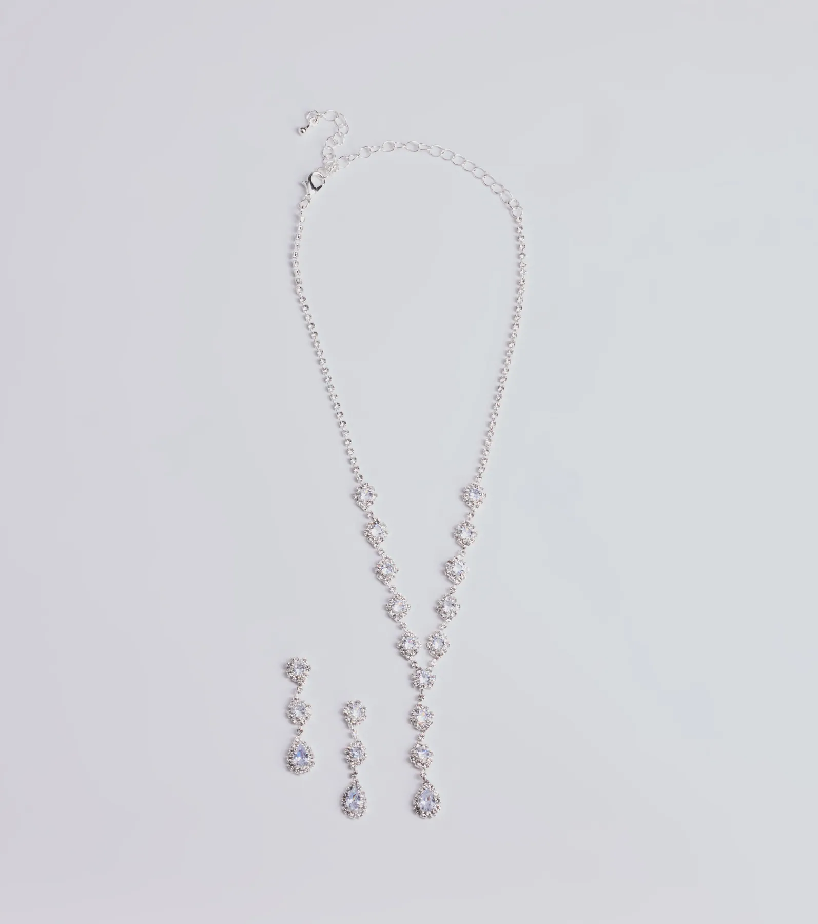 Luxe Rhinestone Lariat Necklace And Earrings Set