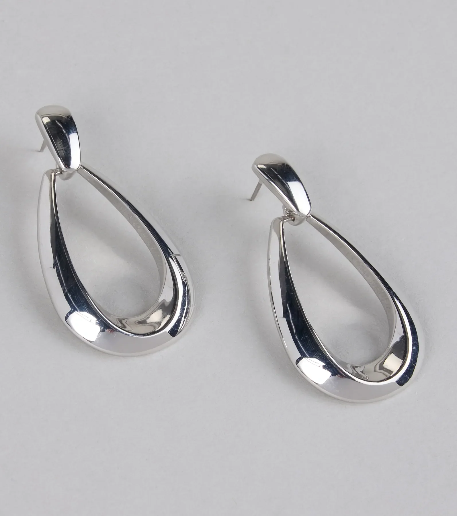 Instant It-Girl Door Knocker Earrings