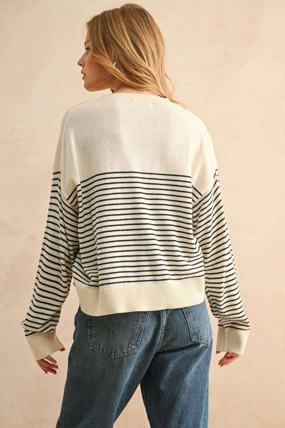 CREW NECK SWEATER