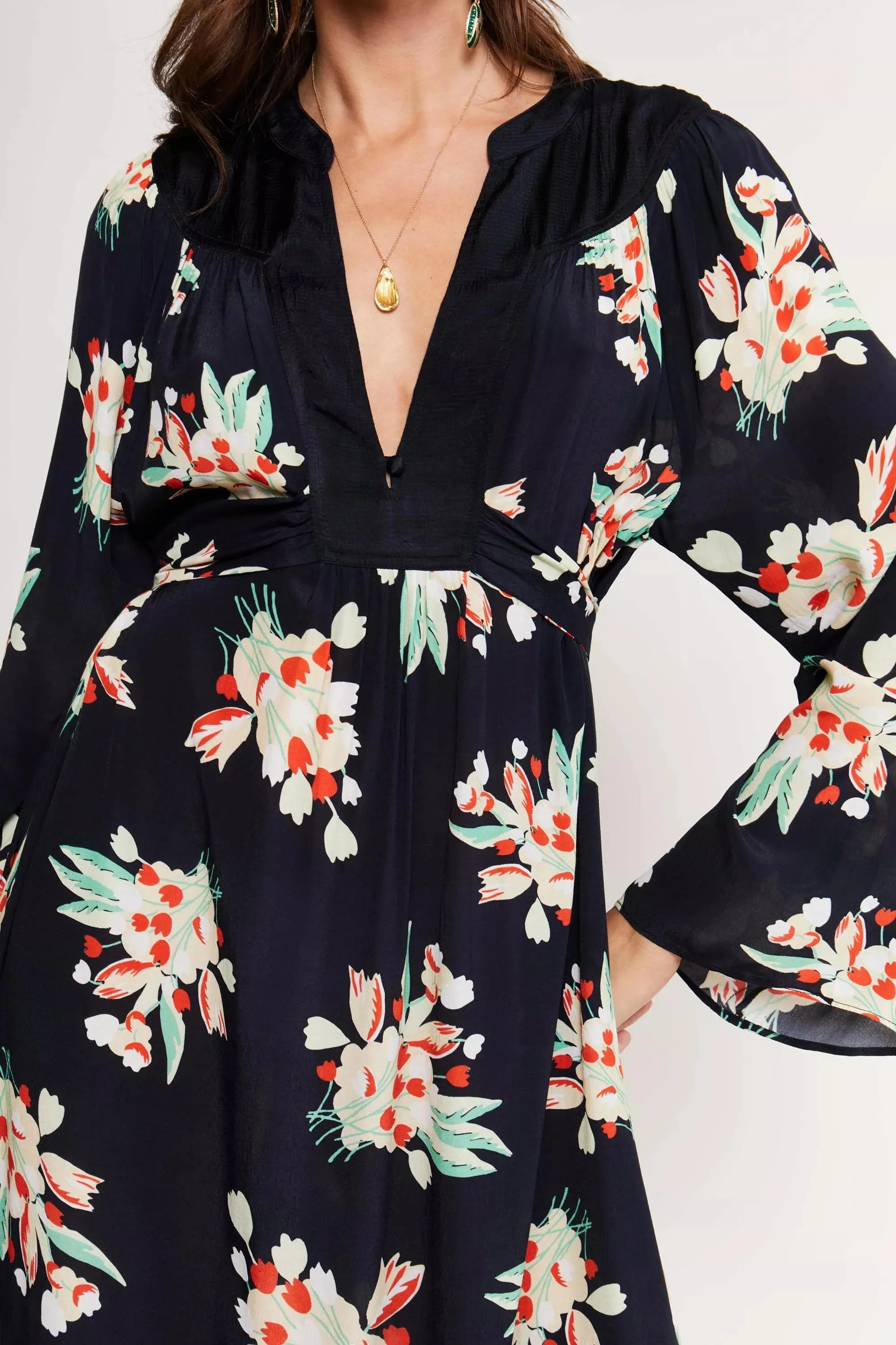 Anela - Tulip Cloud Black