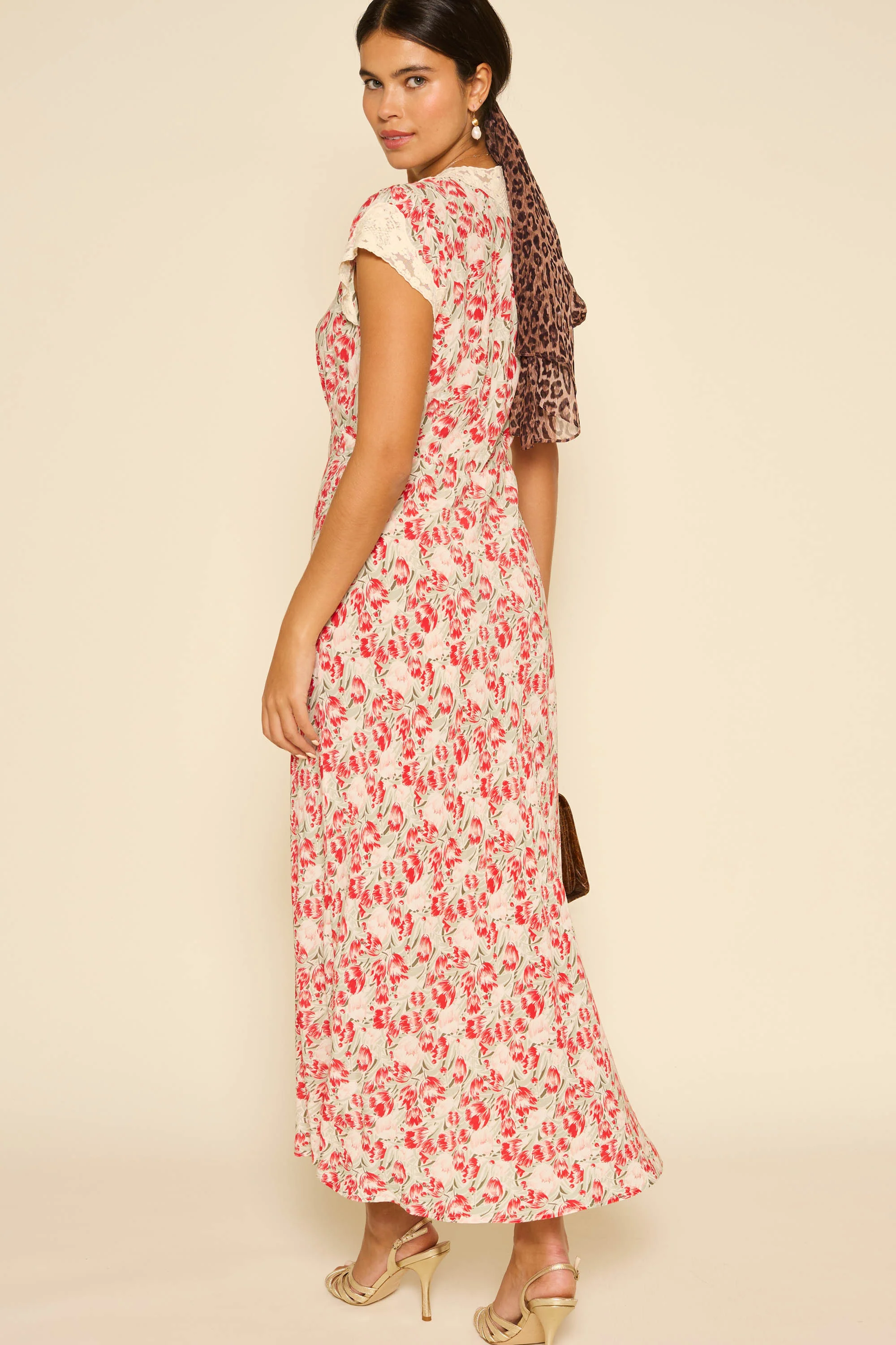 Amari  -  Tulip Fields Red