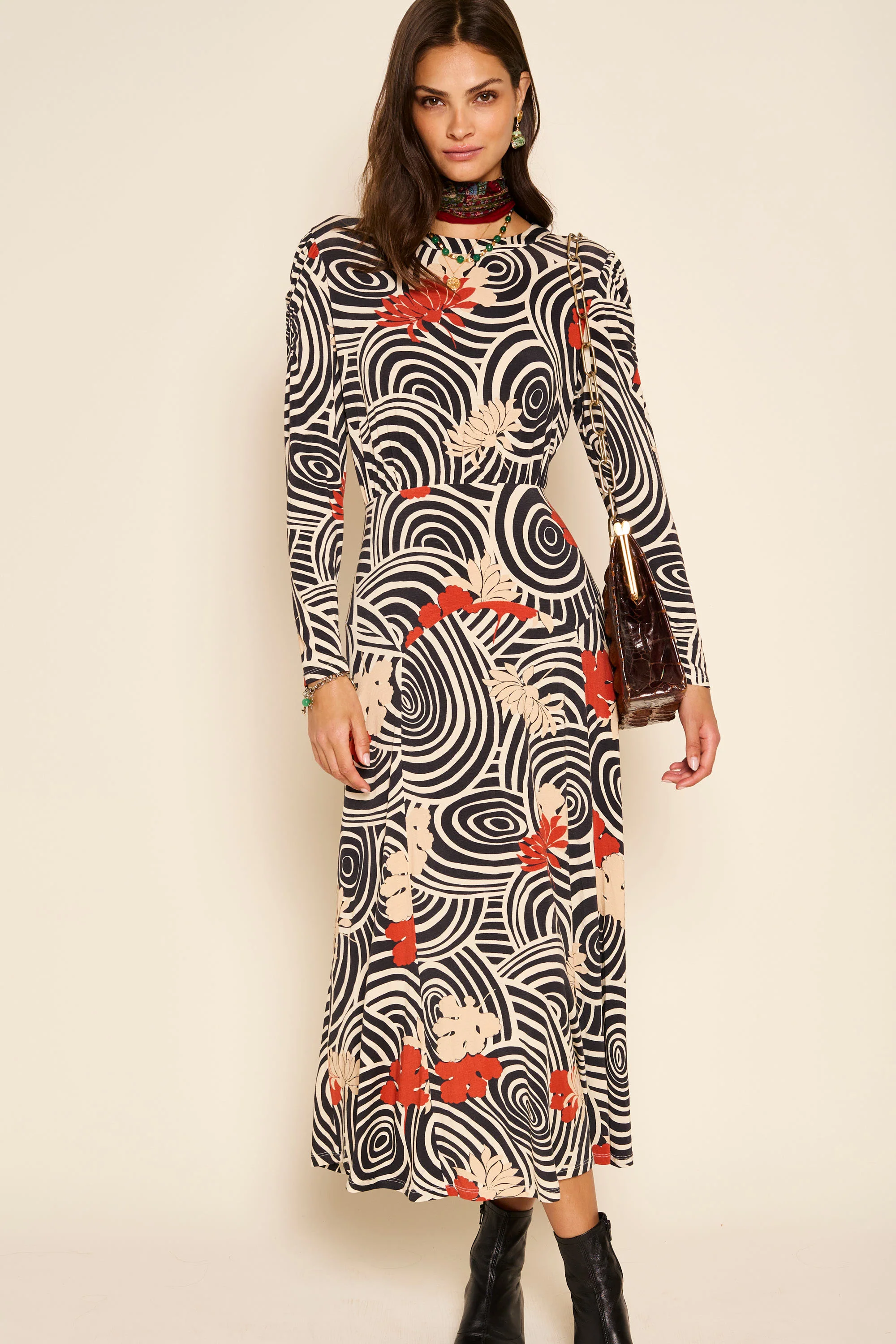 Cerise - Swirl Daisy Black