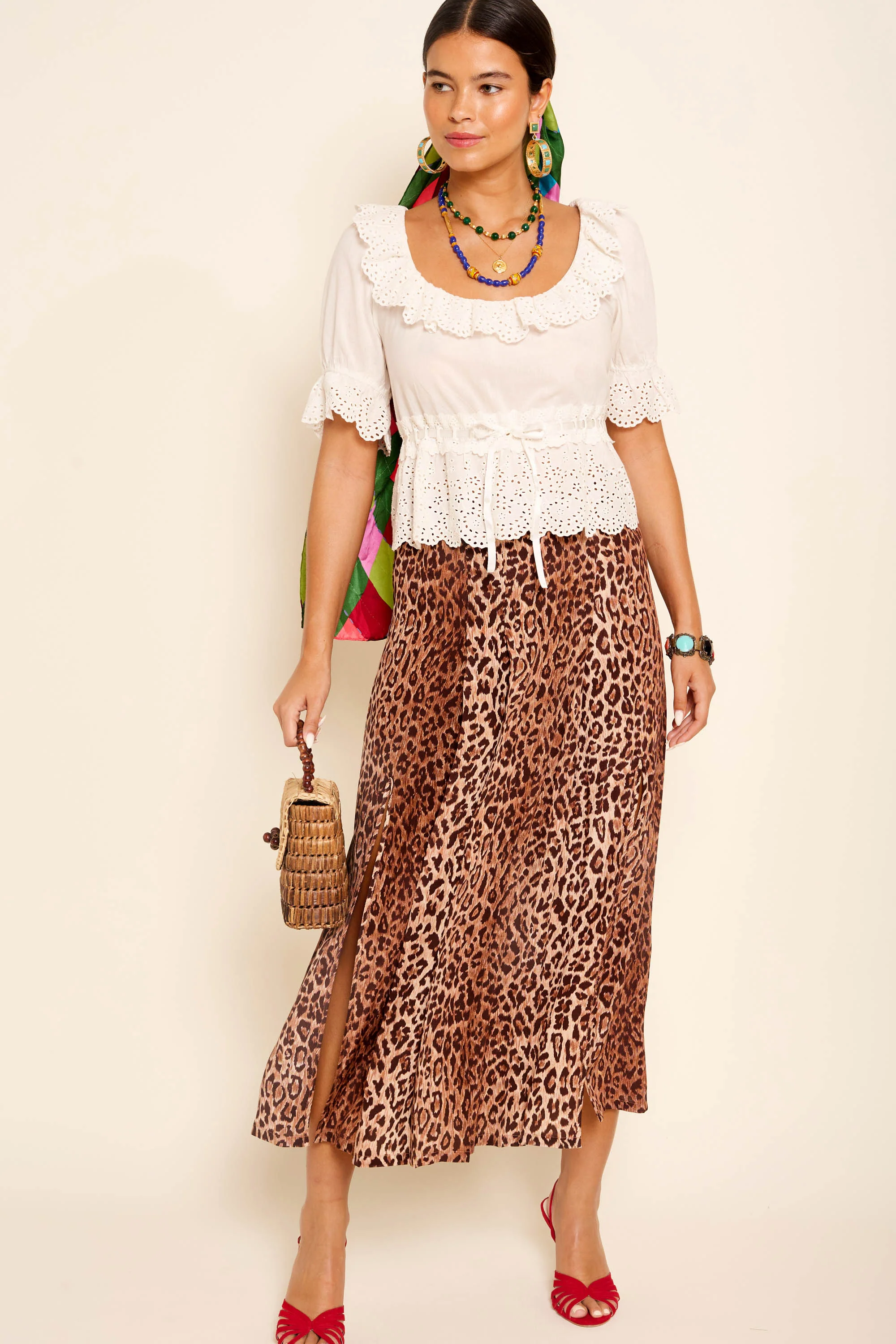 elna - daisy embroidery ivory