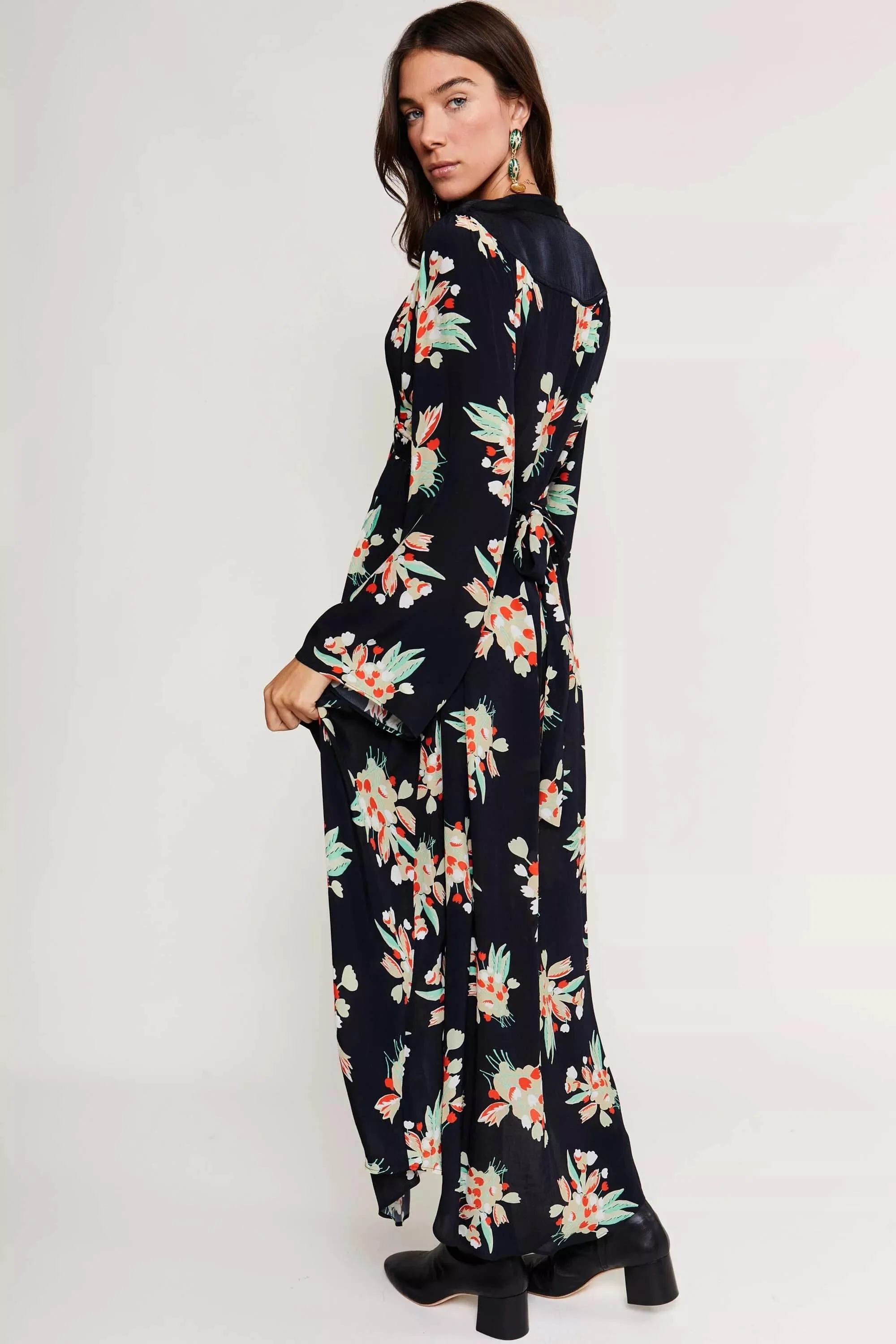 Anela - Tulip Cloud Black