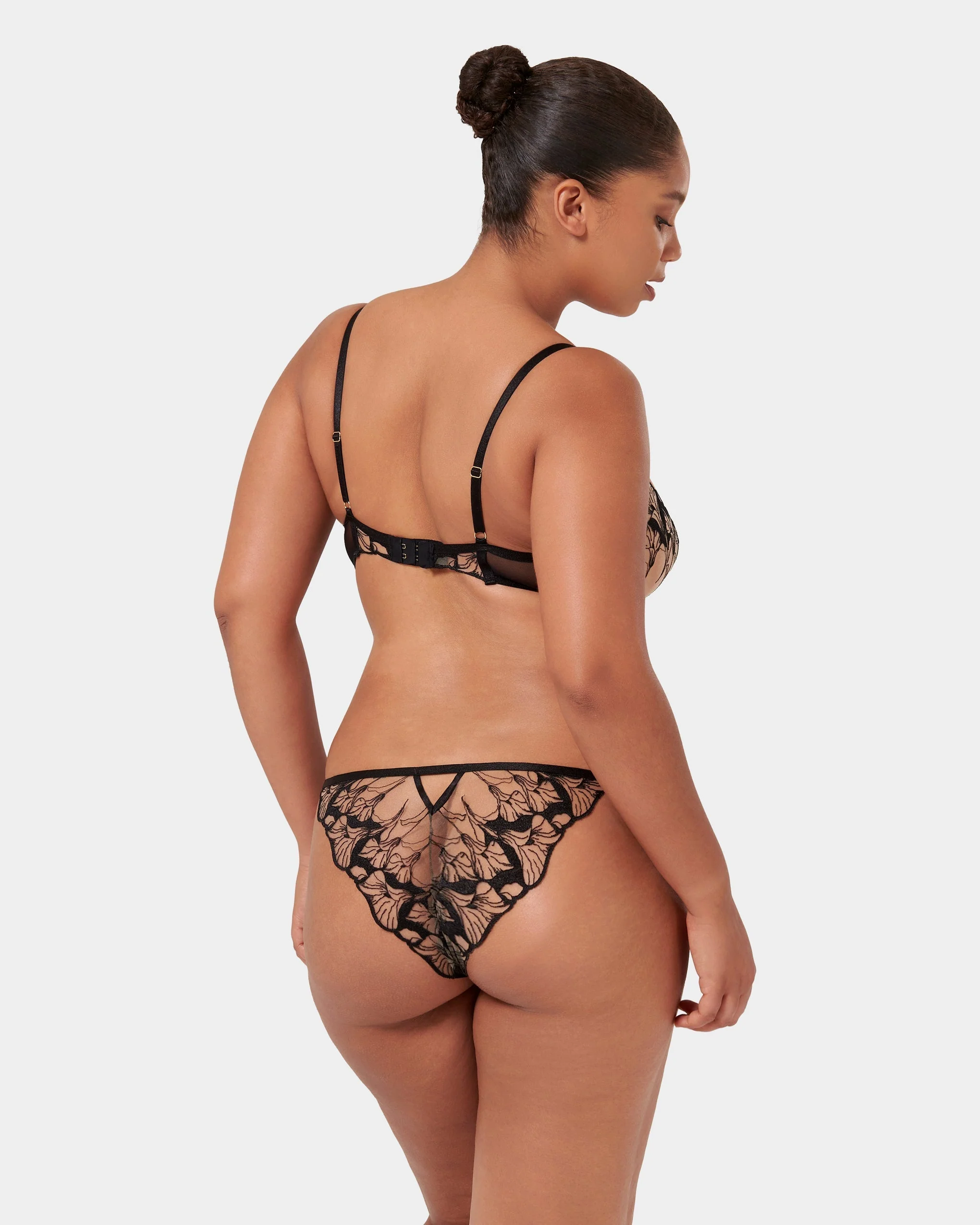 Set: Kalmia Black/Sheer