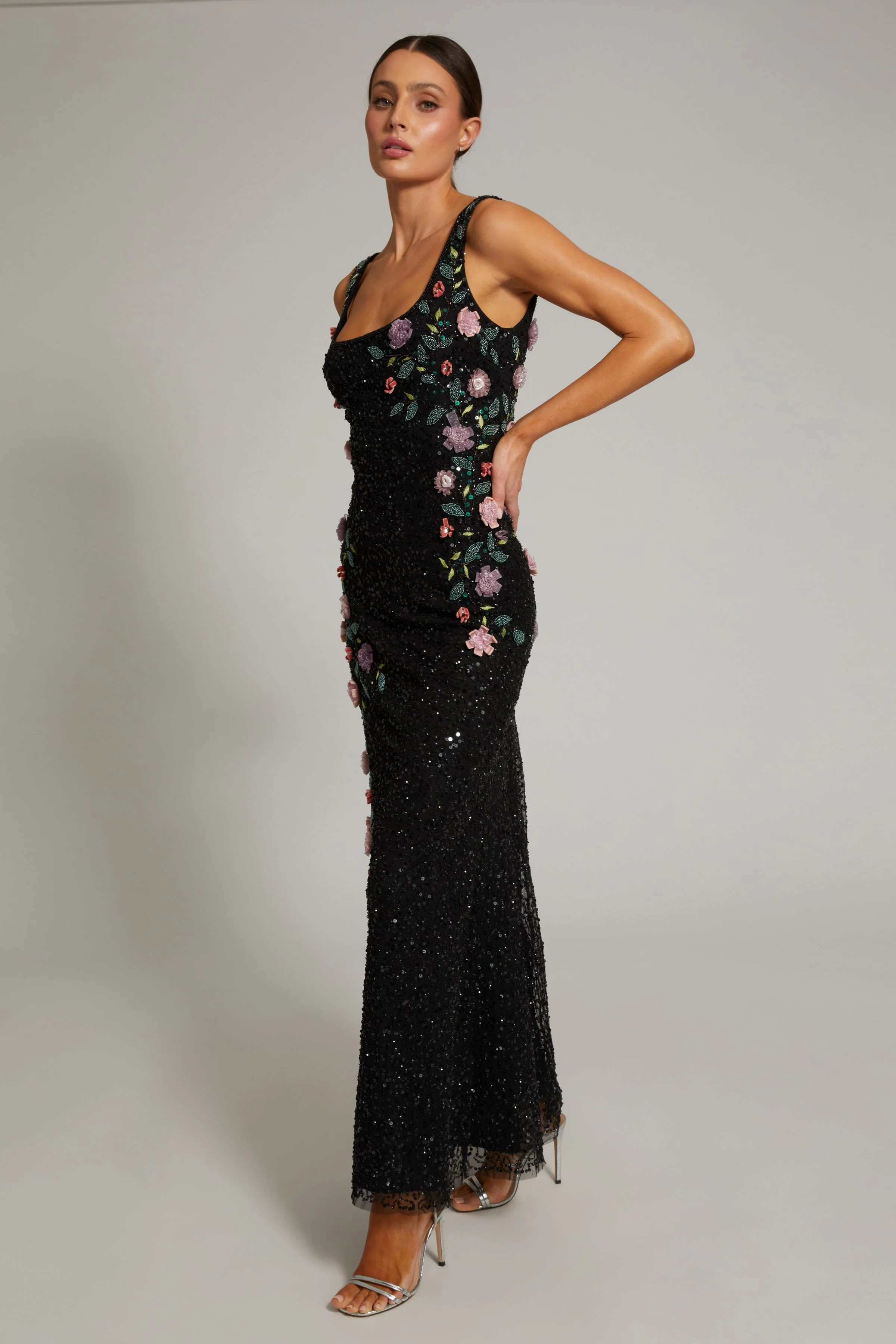Black Floral Beaded Mesh Scoop Neck Sleeveless Gown