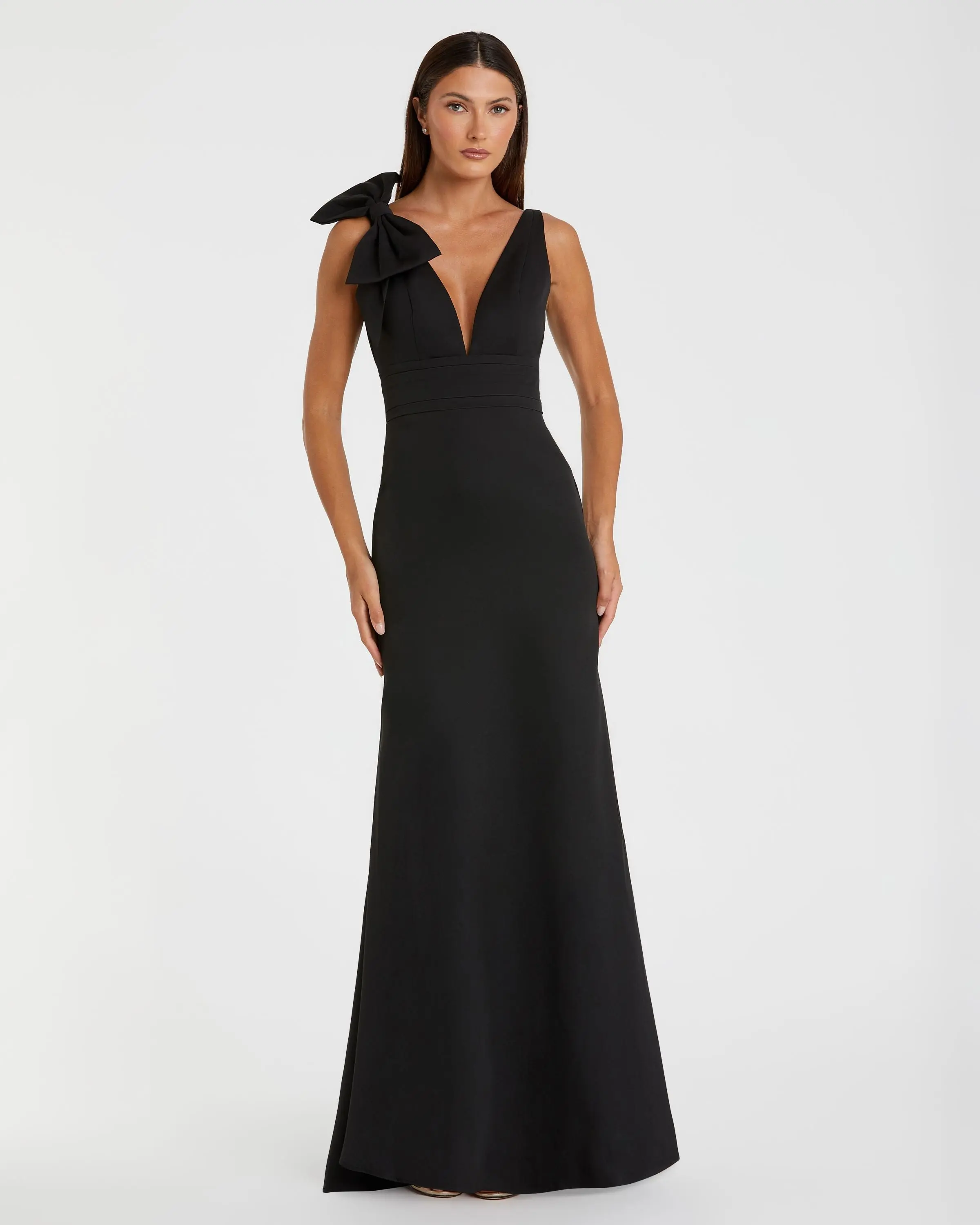 Black Sleeveless V Neck Bow Detail Mermaid Gown
