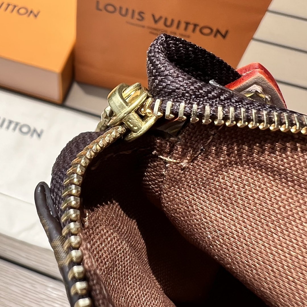 LV163806 bag