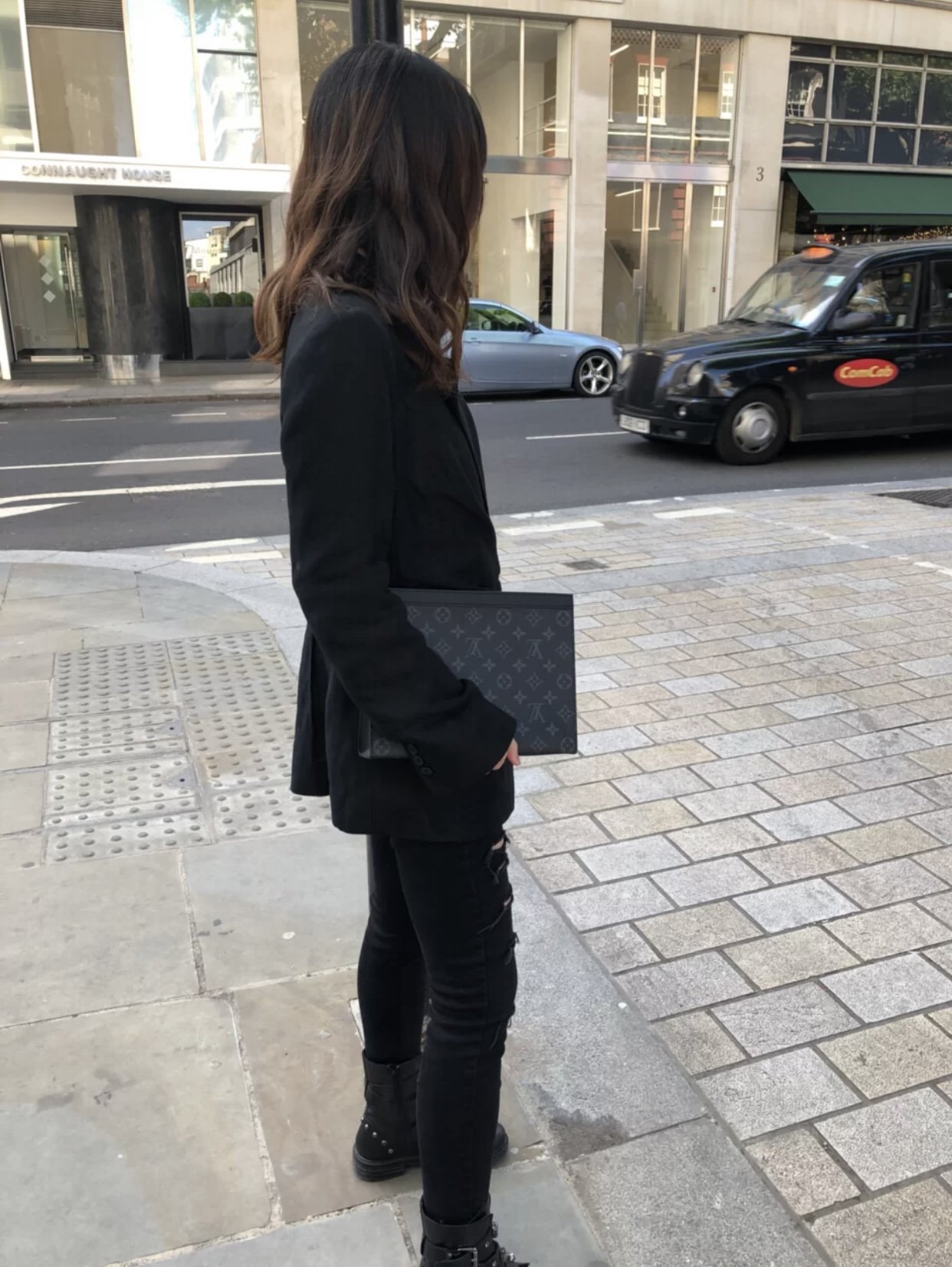 LV164247 clutch bag