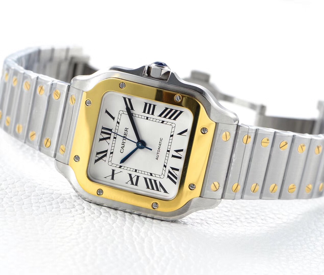Cartier's new Santos case: 316 material dial