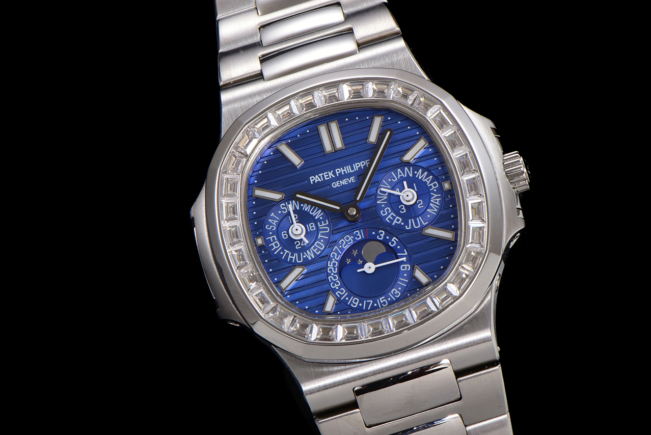 Patek Philippe 5740/1G-001 - the ultra-complex multi-functional Nautilus complex watch