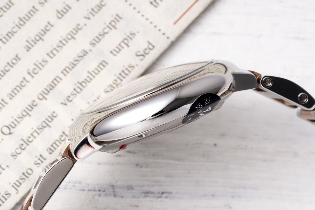 Cartier 33mm blue balloon series watch