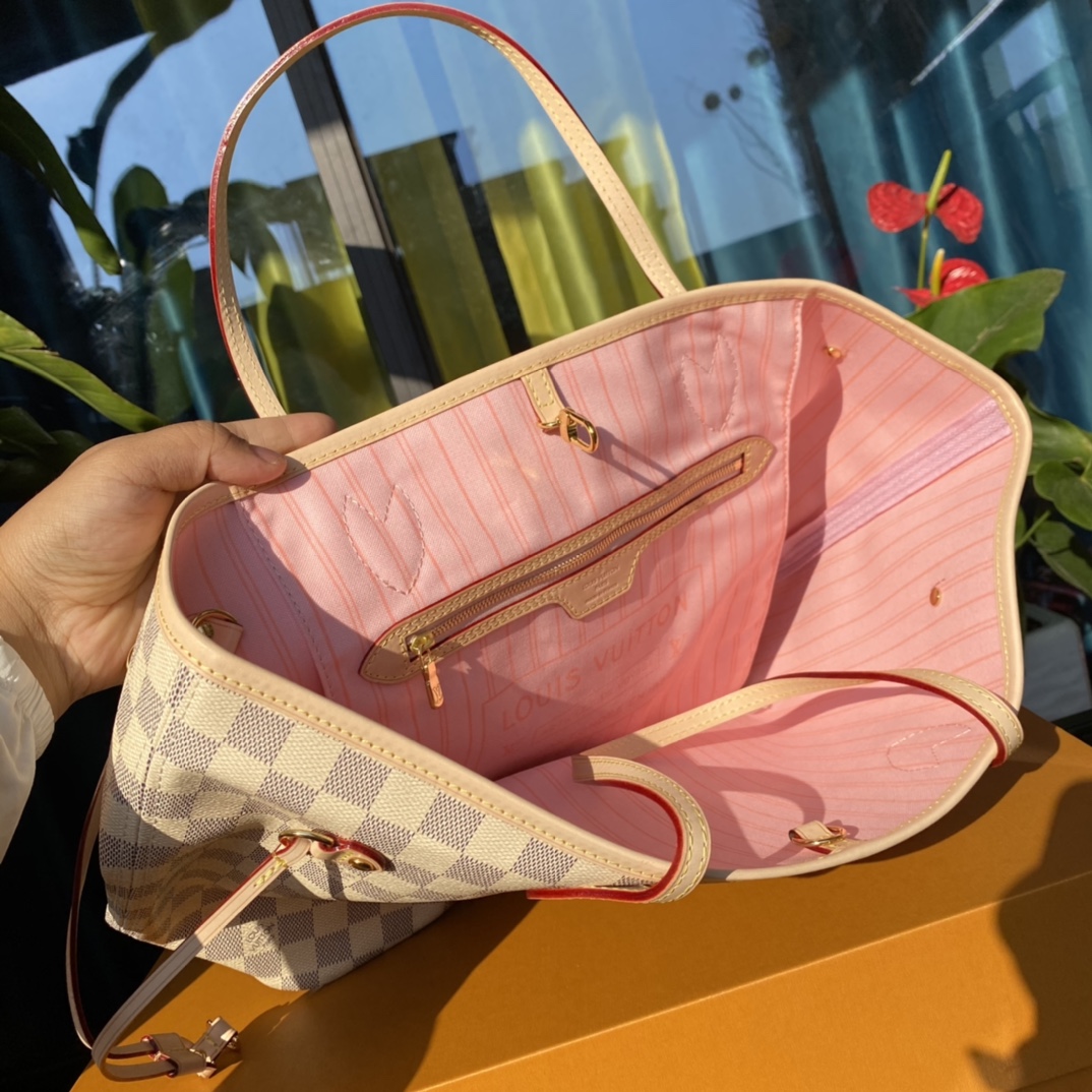 LV 164030 bag style