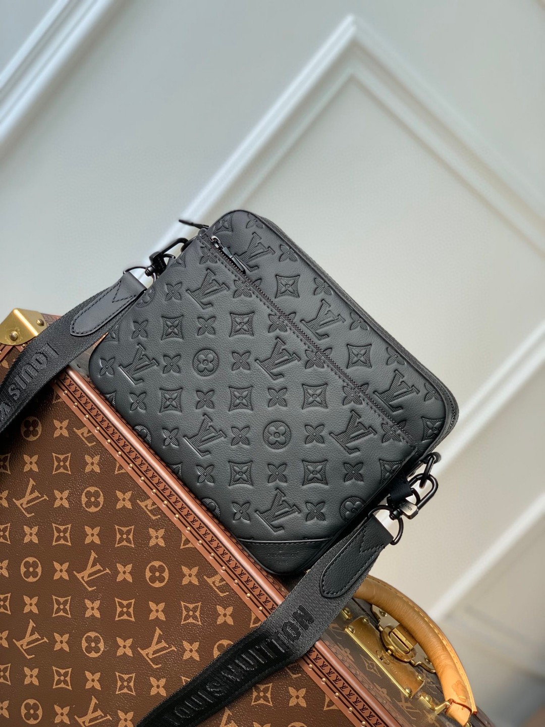 LV M46602 bag