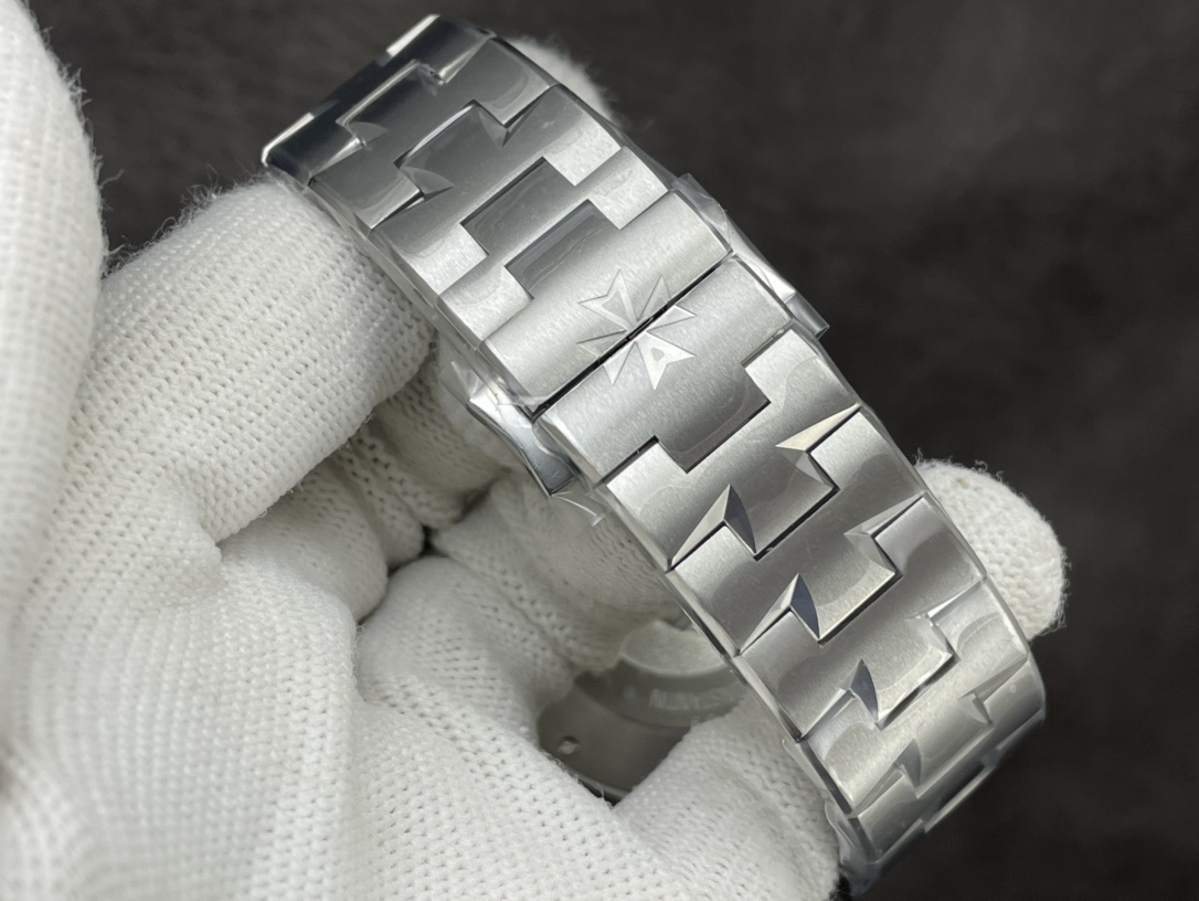 Vacheron Constantin multi-functional watch