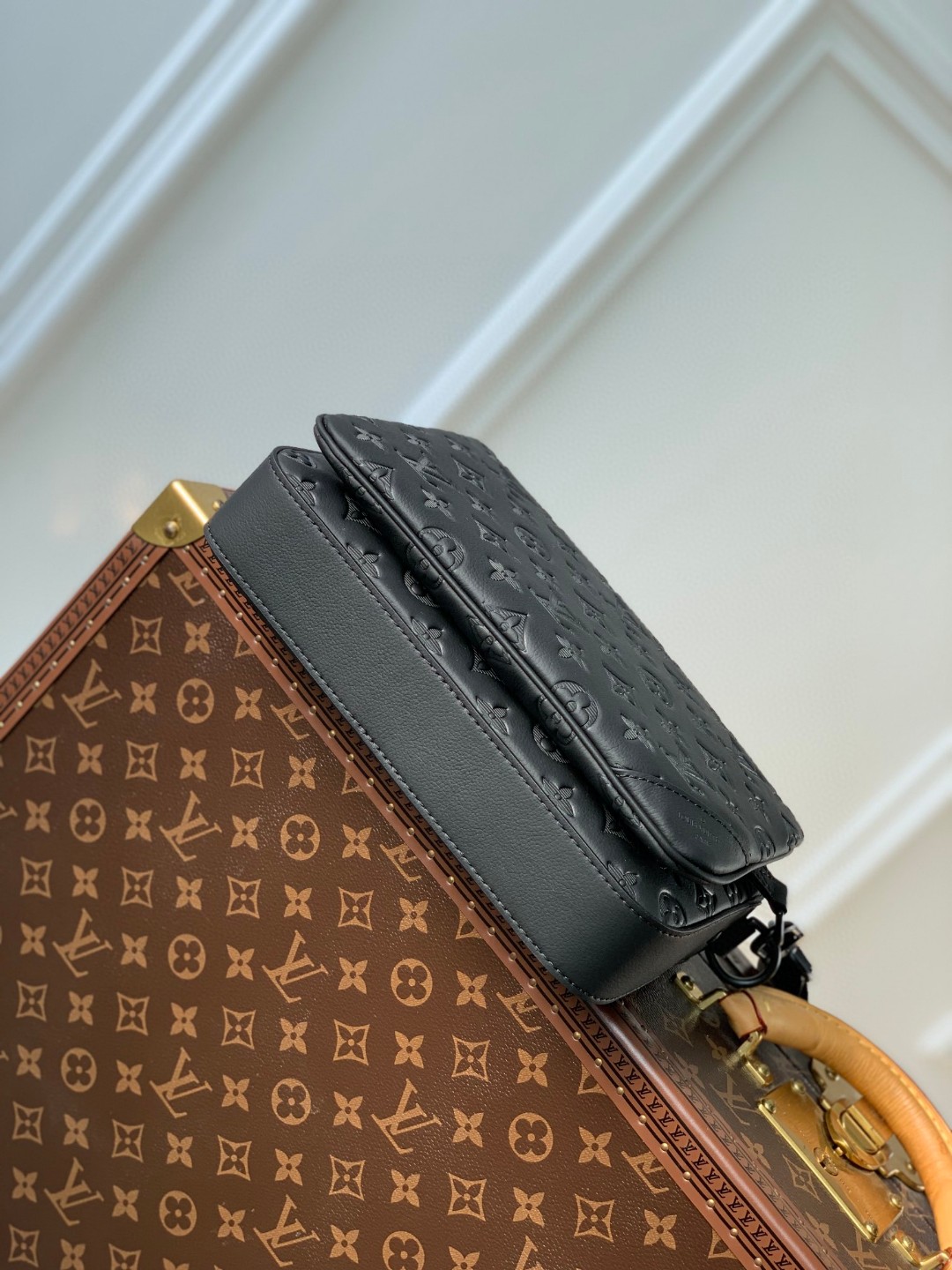 LV M46602 bag
