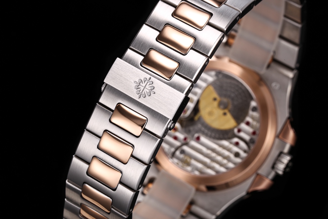 Patek Philippe Nautilus 5712/1A-001 multi-function watch