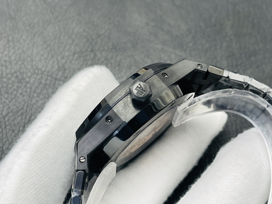 Audemars Piguet Royal Oak series multi-functional watches 26574 and 26606