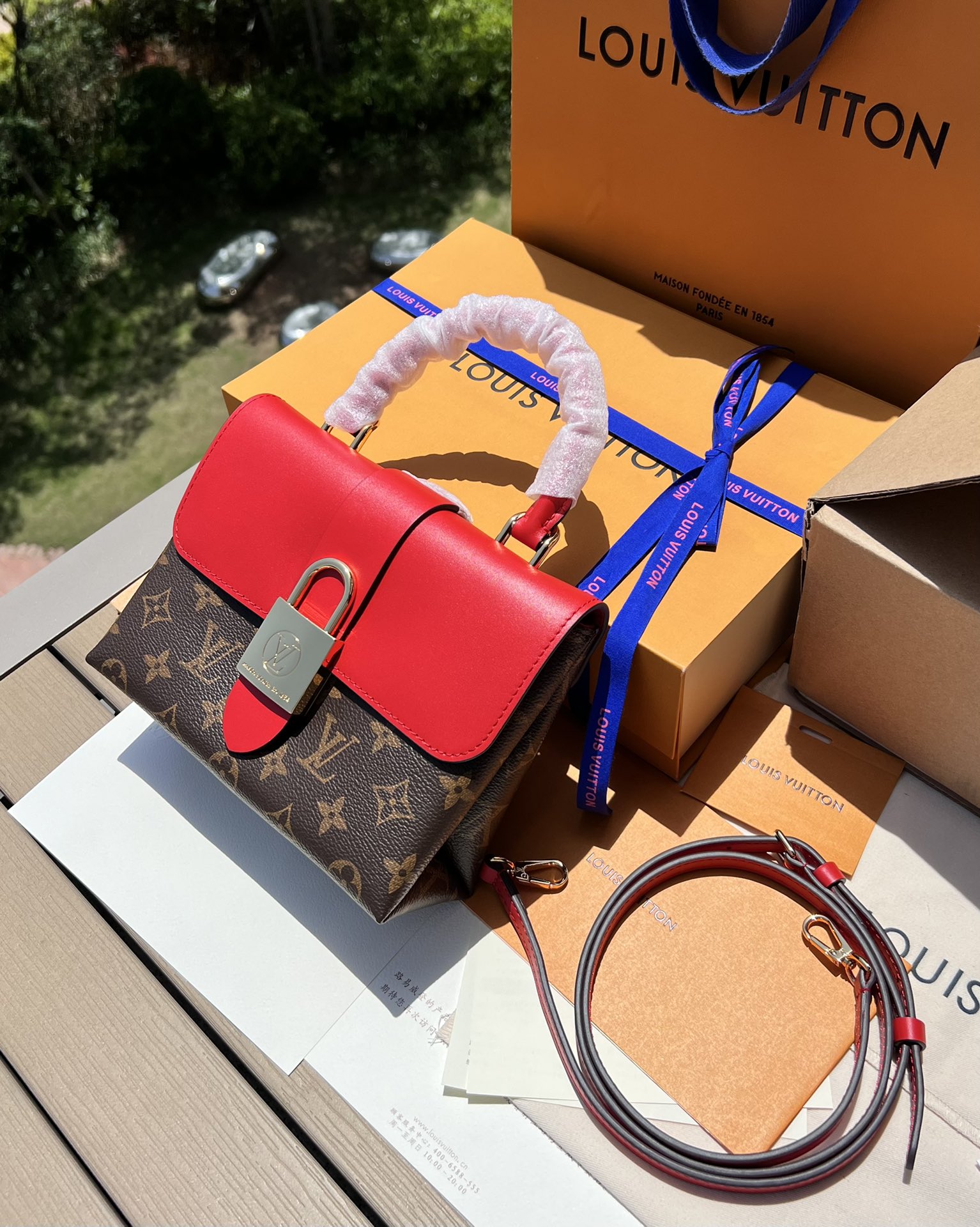 LV164848 bag