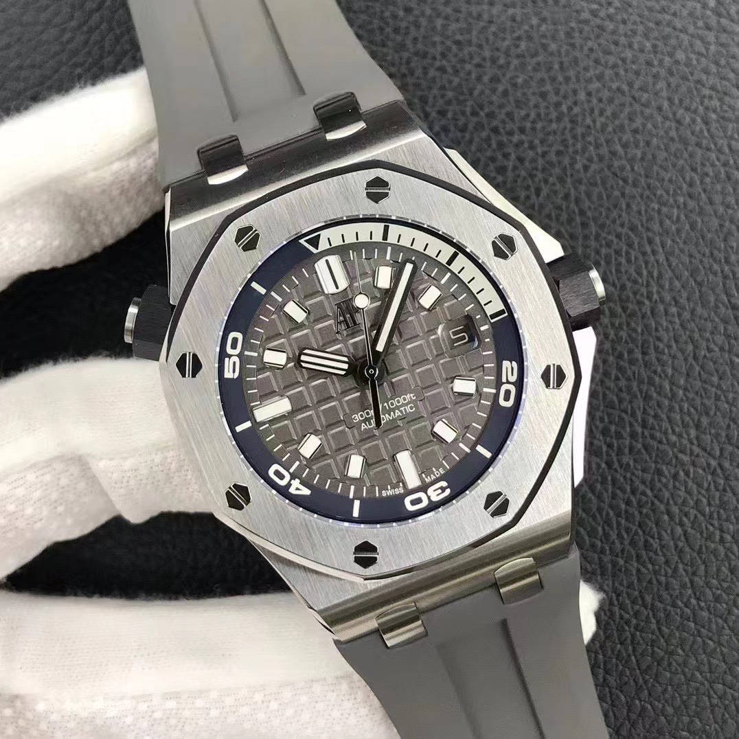 Audemars Piguet diving watch - new Audemars Piguet 15720! Watch size 42mmX14.2!