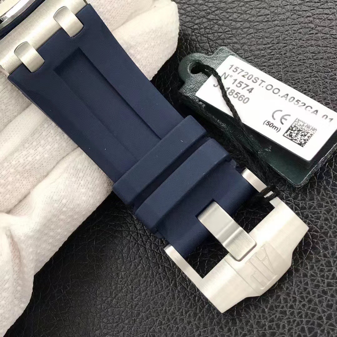 Audemars Piguet diving watch - new Audemars Piguet 15720! Watch size 42mmX14.2!